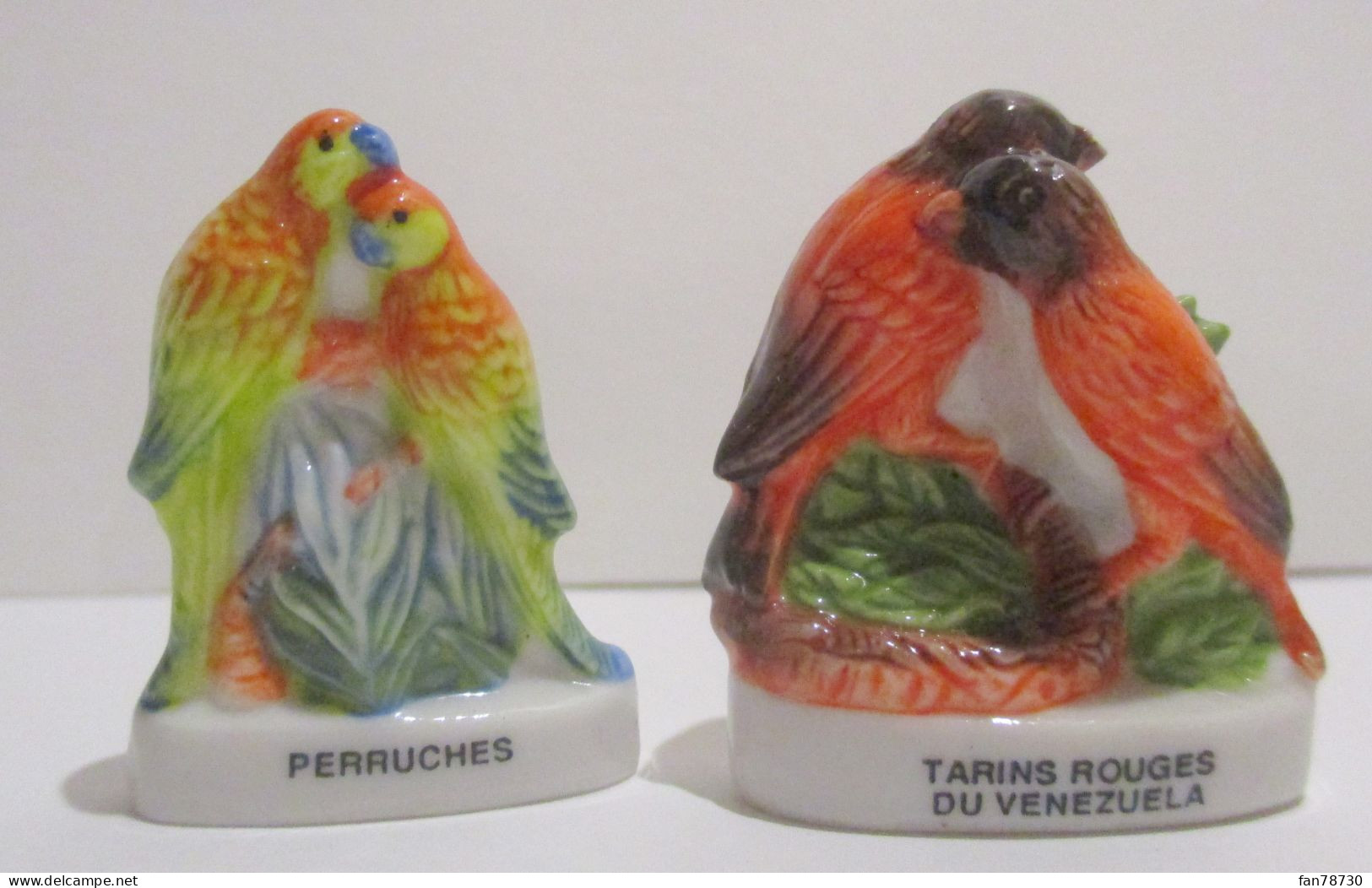 Fèves Brillantes - Couple D'oiseaux X 2 -  Aras Et Tarins Rouges Du Venezuela (non Atlas) Frais Du Site Déduits - Animals
