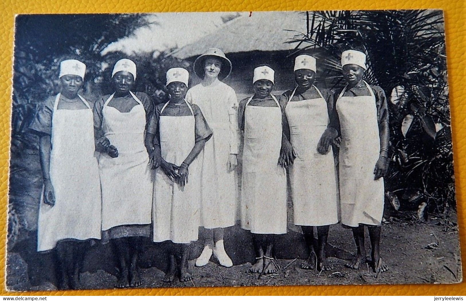 CONGO BELGE - PAWA - Enige Verpleegsters-vroedvrouwen - Quelques Infirmières-accoucheuses De La Croix Rouge - Congo Belge