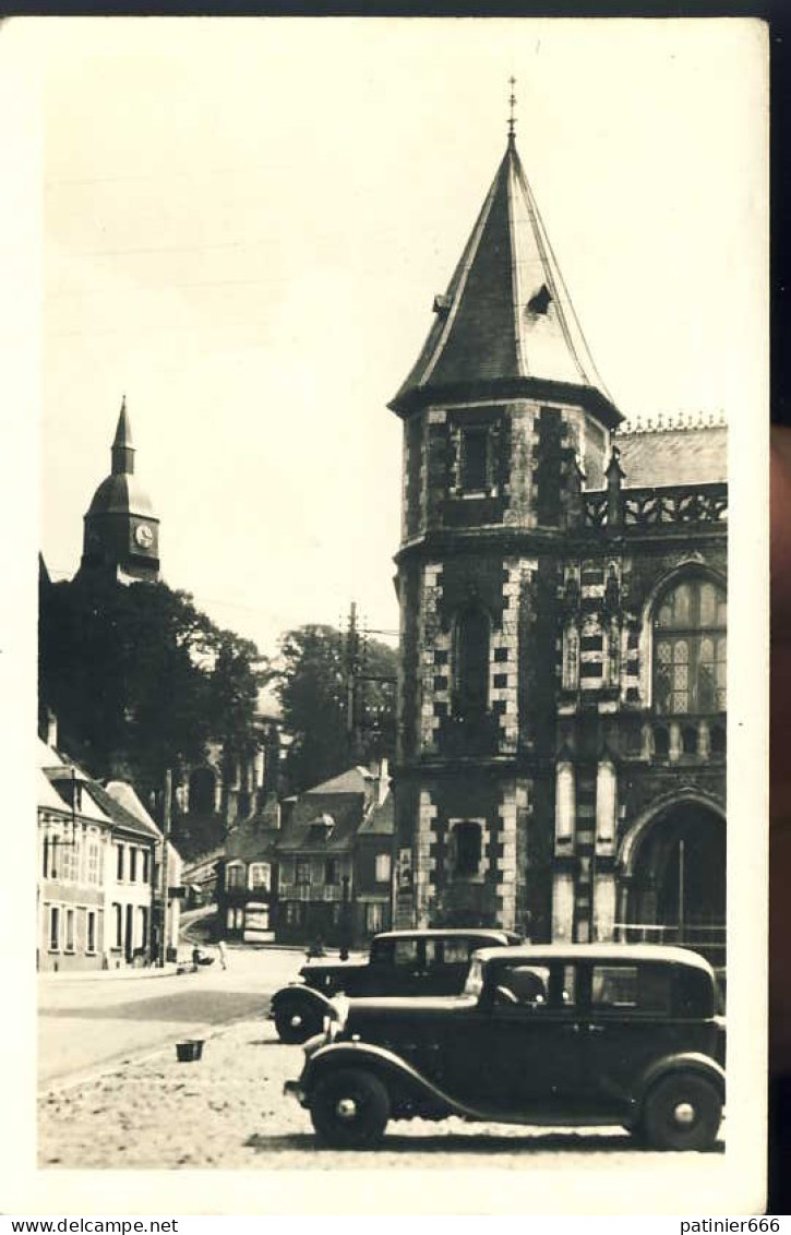 Auxi Le Chateau  L'eglise Et La Tour De L'hotel De Ville - Auxi Le Chateau