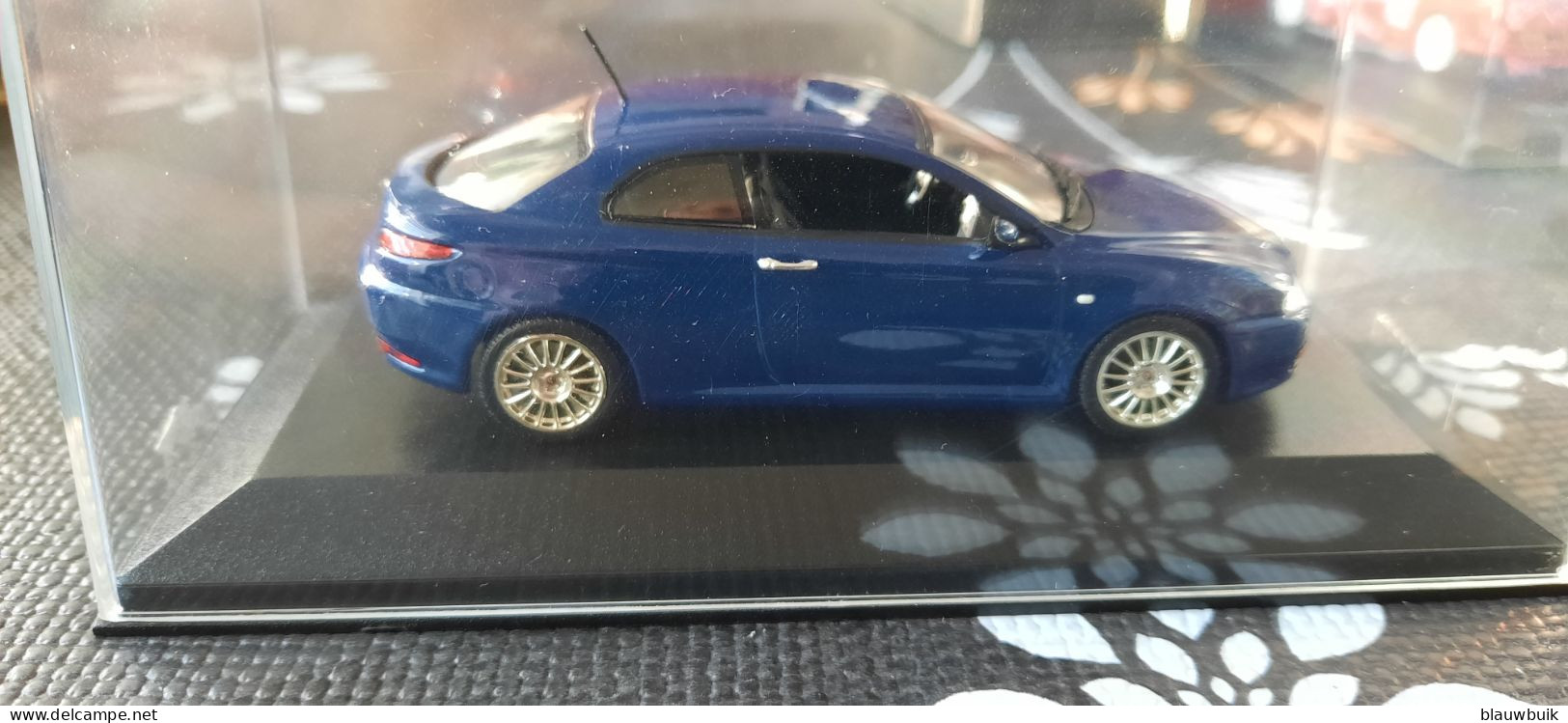 Minichamps Alfa Romeo GT Dark Blue Met. (blu Di Chiaro Luna) 2003 - Minichamps