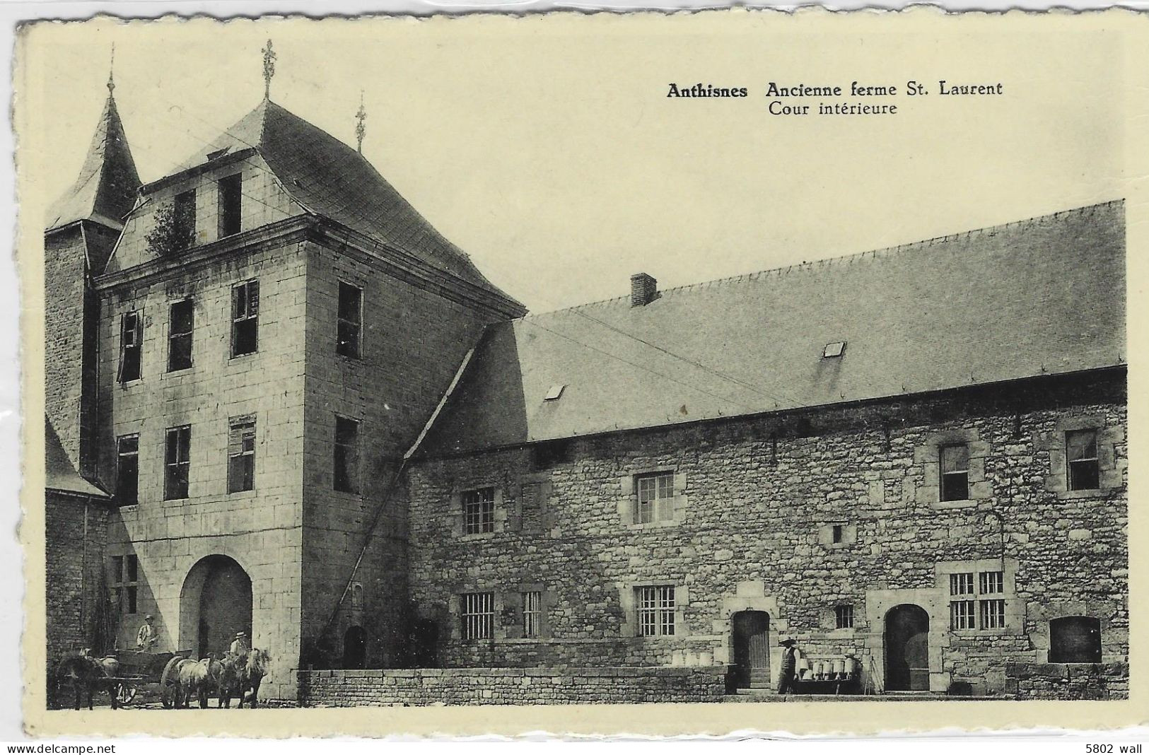 ANTHISNES : Ancienne Ferme Saint-Laurent - Cour Intérieure - Anthisnes