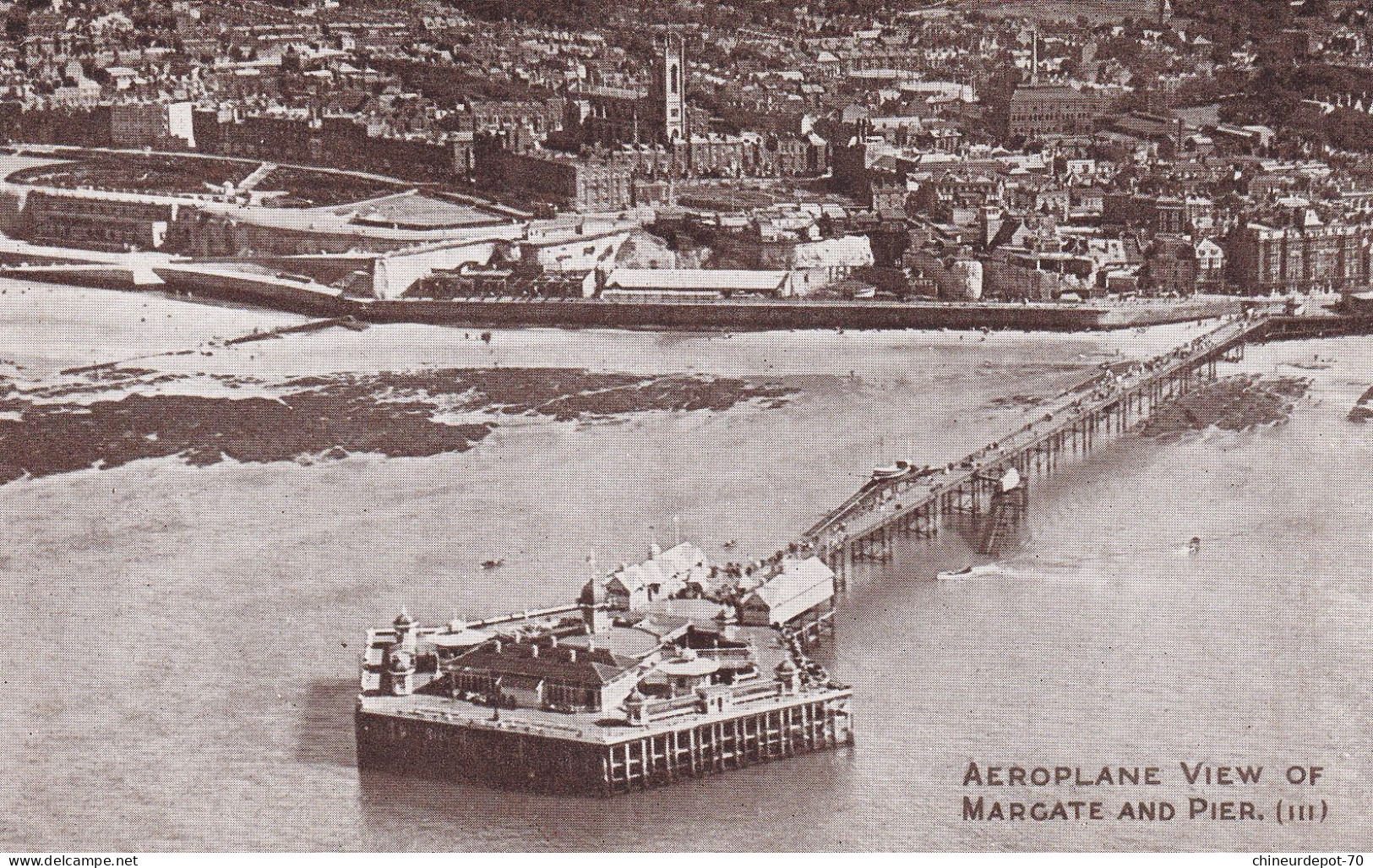 AEROPLANE VIEW OF MARGATE AND PIER (111) VUE D'AVION DE MARGATE ET DE LA JETÉE - Margate