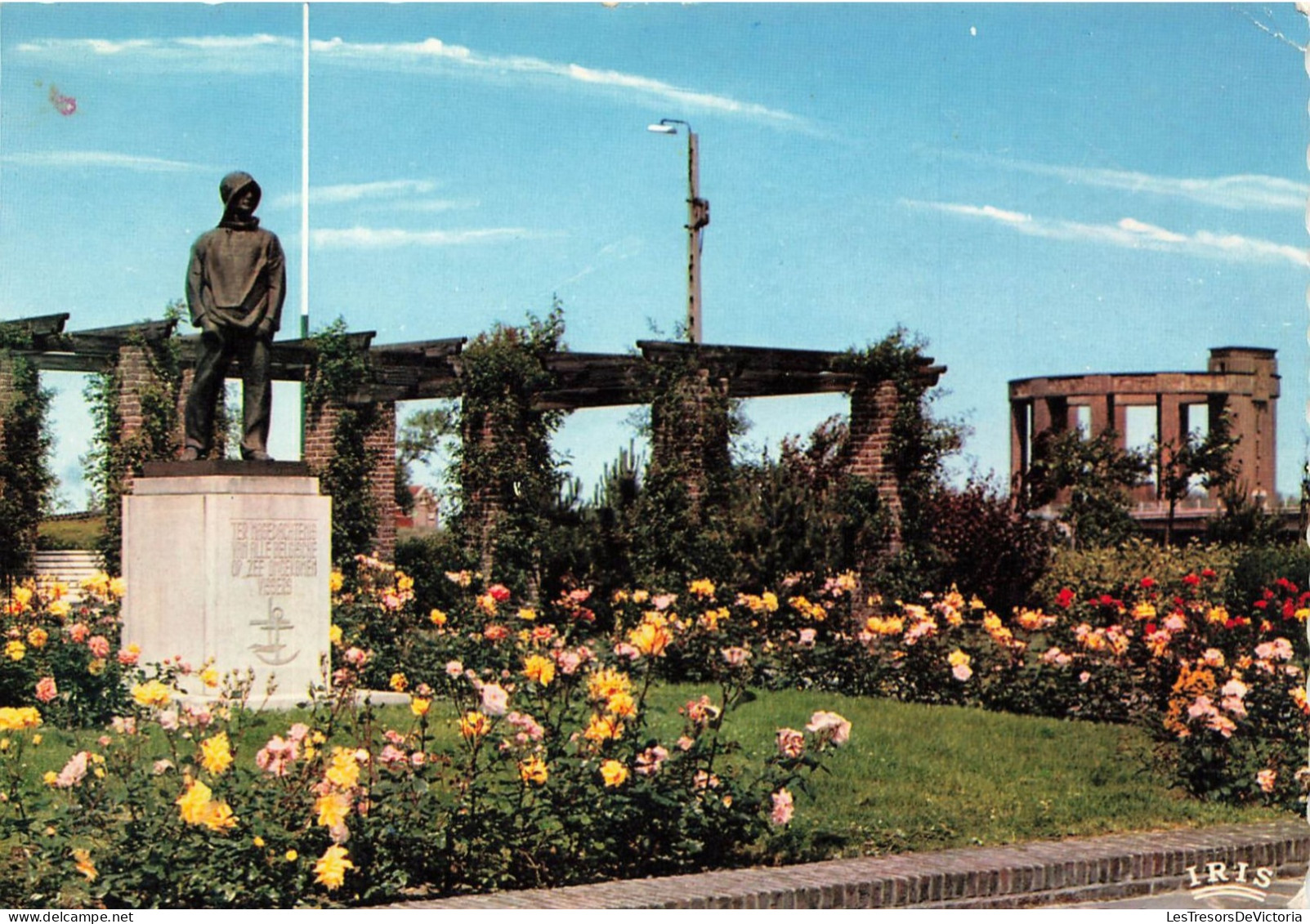 BELGIQUE - Nieuport - Monument Commémoratif Aux Pêcheurs - Carte Postale - Nieuwpoort