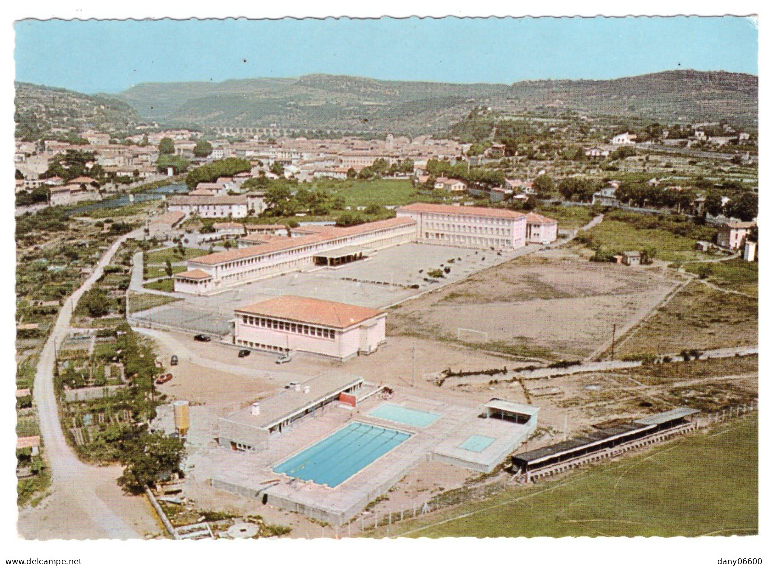 BEDARIEUX - La Piscine Et Les Ecoles  (carte Photo) - Bedarieux