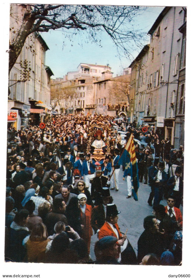 BARJOLS - La Fête De St Marcel - Le Défilé Dans La Ville (carte Photo Animée) - Barjols