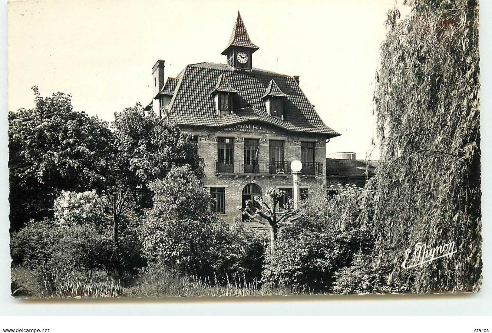 LES CLAYES-SOUS-BOIS - La Mairie Et Ses Jardins - Les Clayes Sous Bois