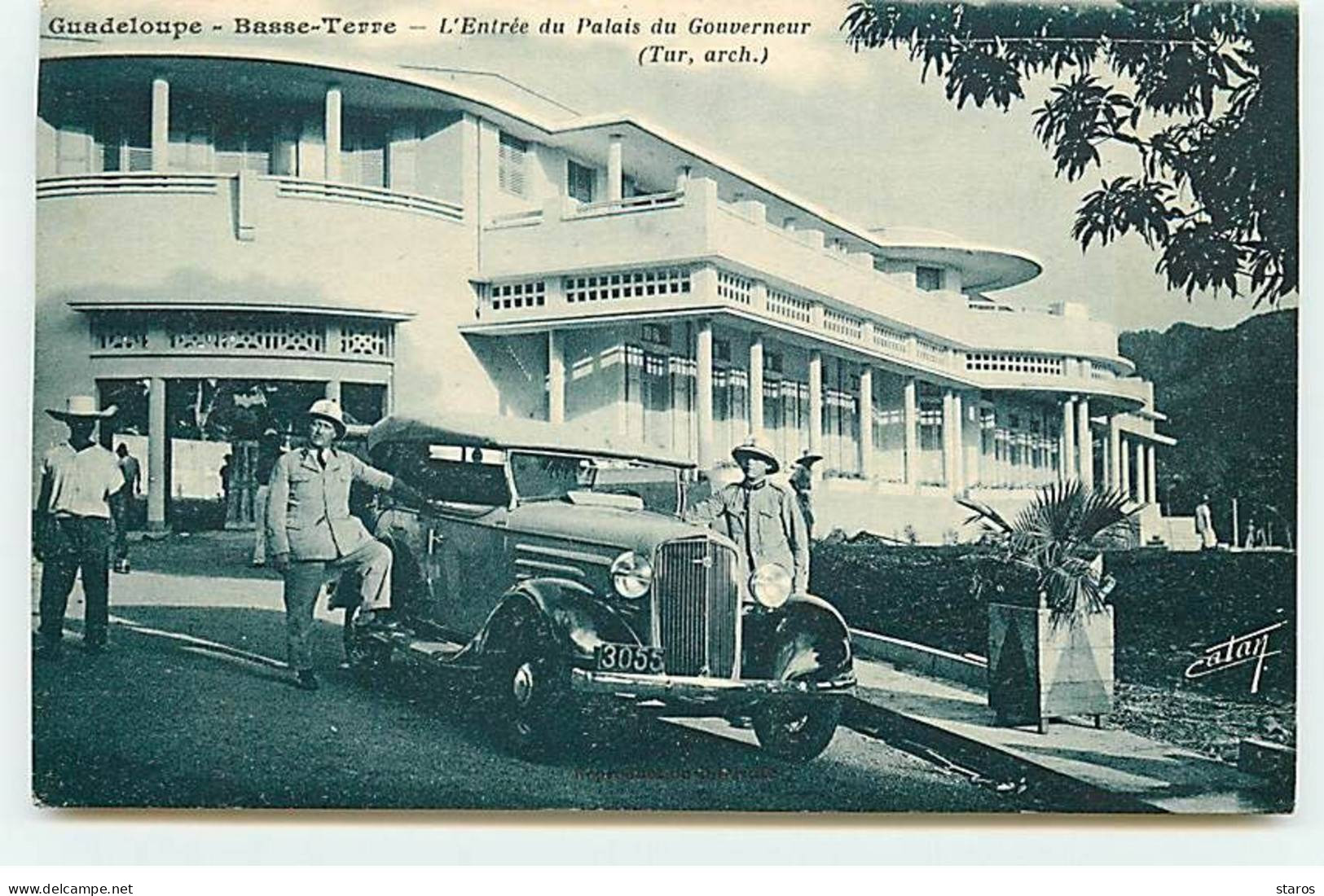 Guadeloupe - BASSE-TERRE - L'Entrée Du Palais Du Gouverneur - Automobile - Basse Terre