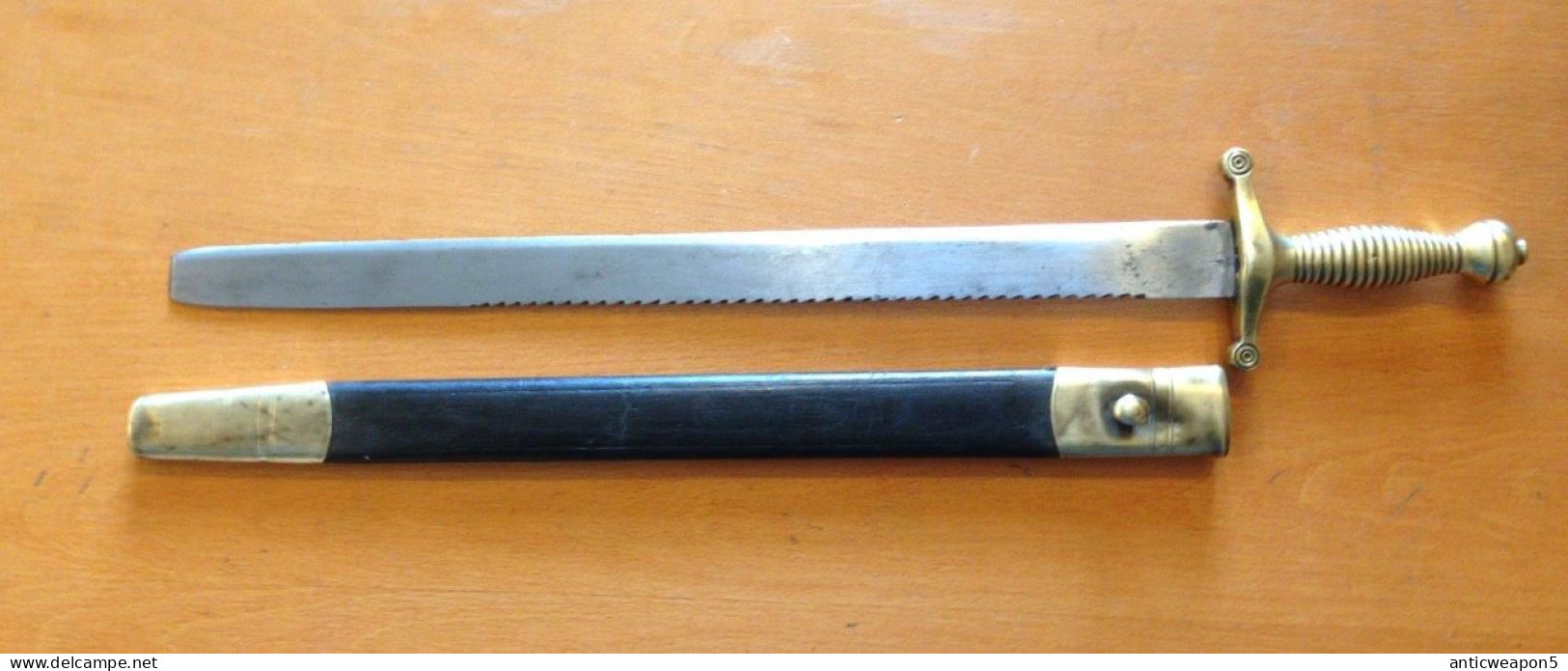 Épée De Pompier à Dos De Scie. Fireman Sword With Sawback Germany (T274) - Armes Blanches