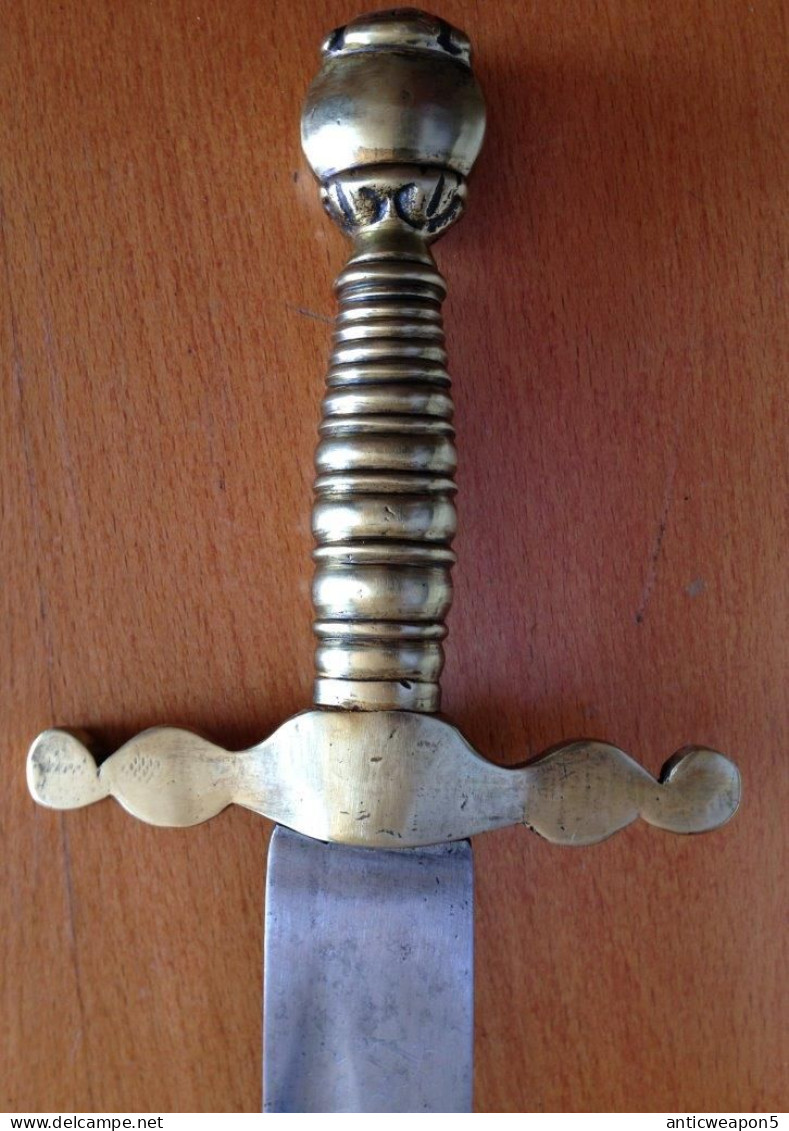 Épée, Italie. Sword, Italy (T68)