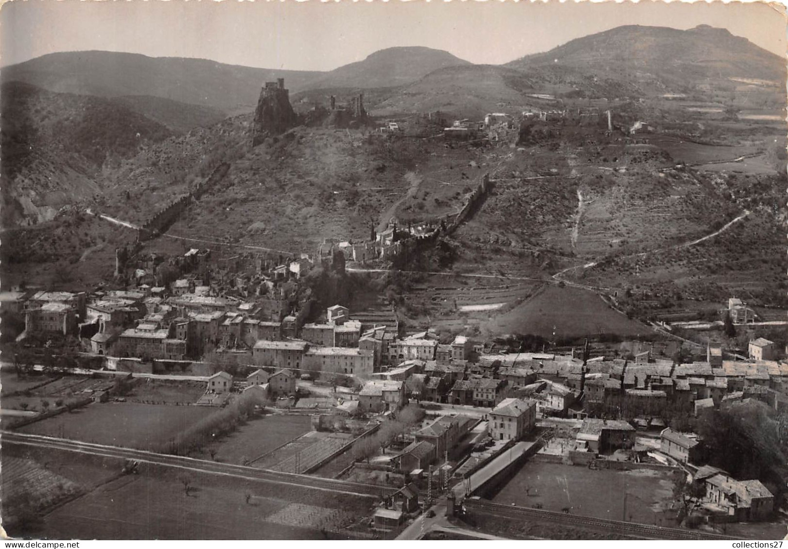 07-ROCHEMAURE-VUE GÉNÉRALE AÉRIENNE SUR LE VILLAGE ET LE RUINES DU CHÂTAEAU - Rochemaure