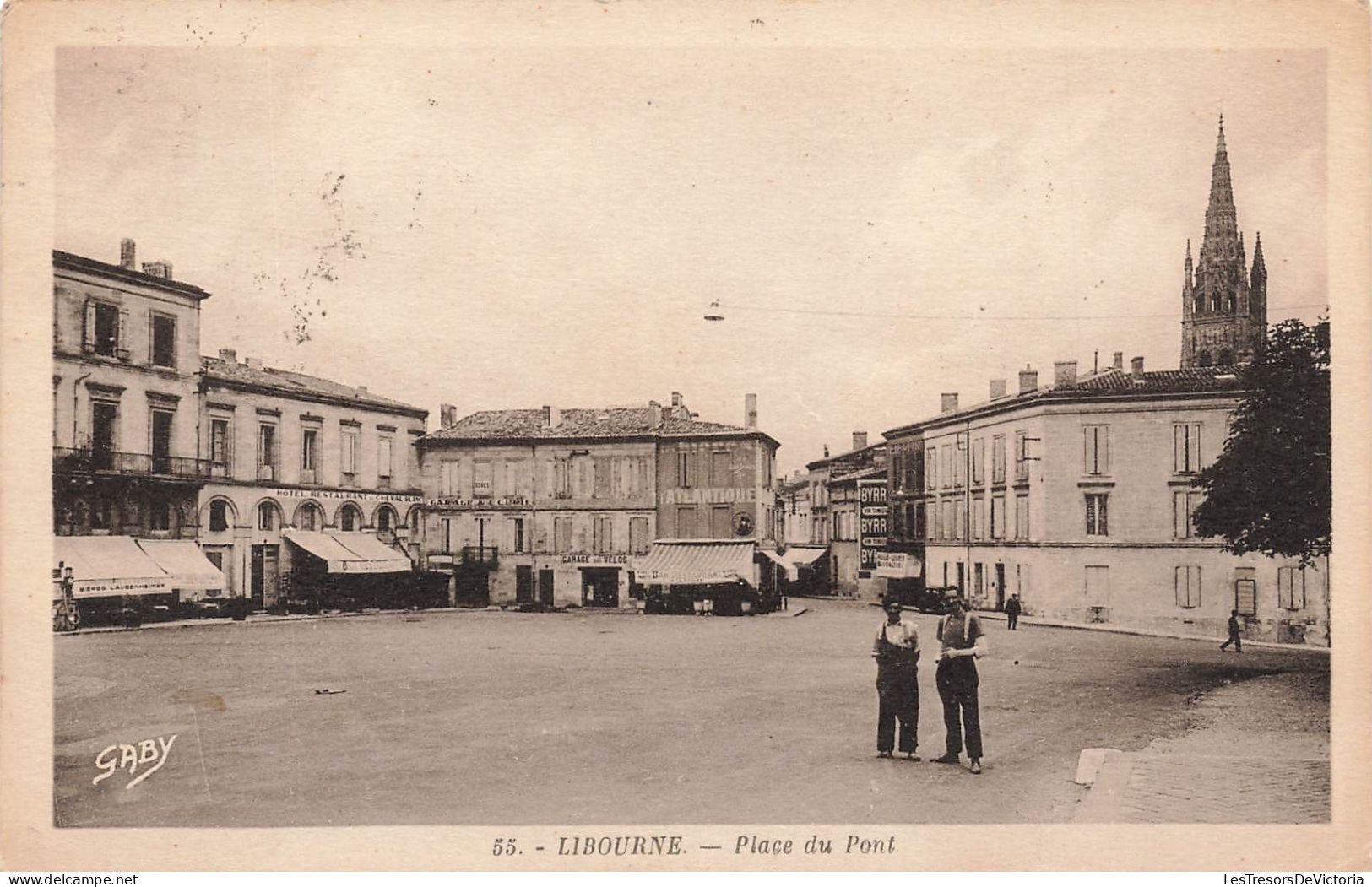 FRANCE - Libourne - Vue Générale De La Place Du Pont - Deux Hommes Sur La Place Du Pont - Carte Postale Ancienne - Libourne