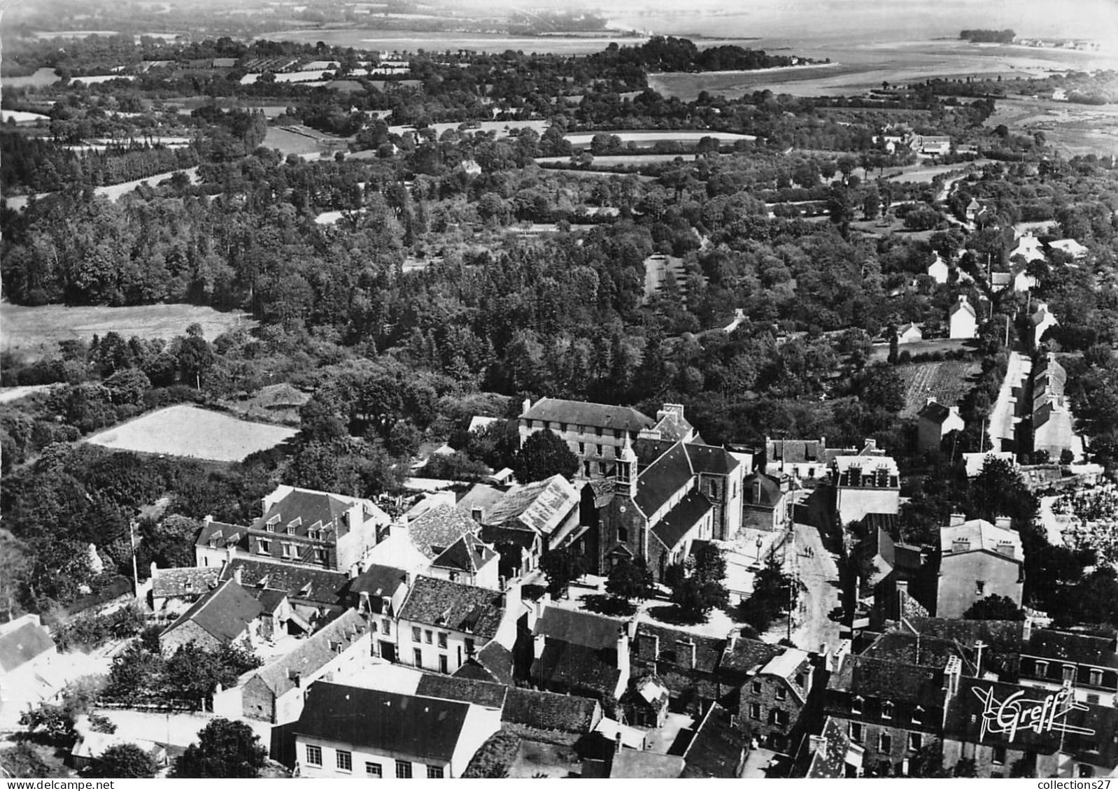 29-FOUESNANT- VUE AERIENNE DE LA PLACE DE L'EGLISE - Fouesnant