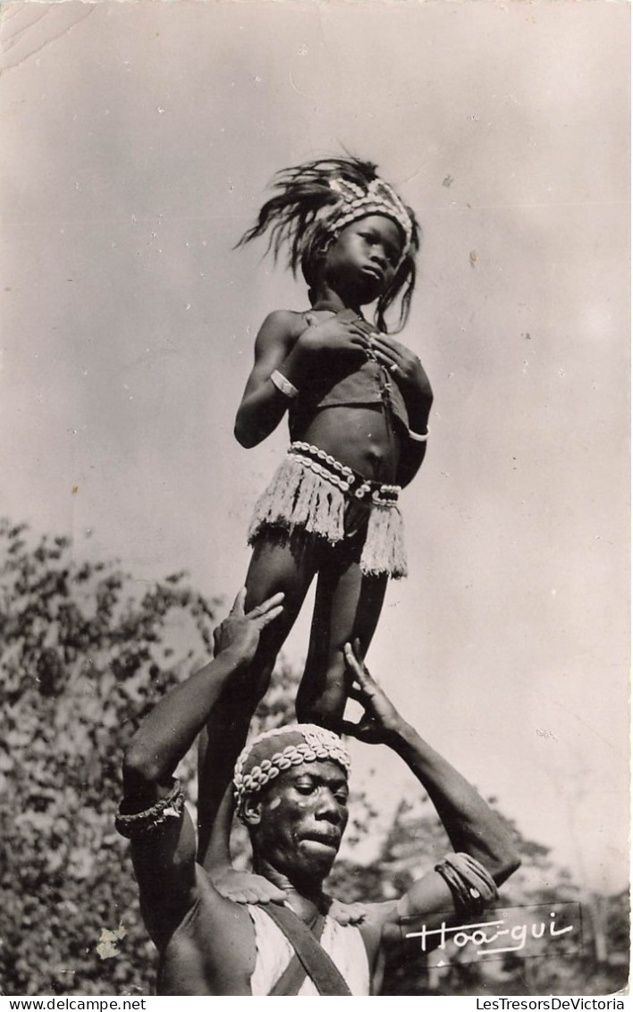 CONGO BELGE - Petite Danseuse Acrobatique - Chapeau Traditionnelle - Carte Postale - Belgian Congo