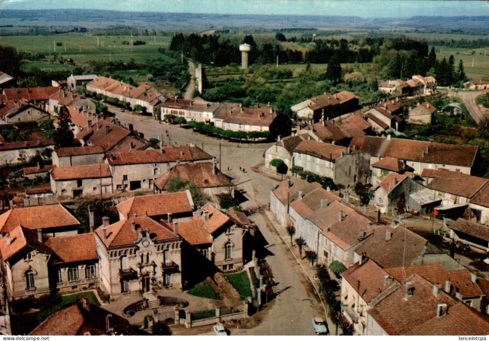 52 - MONTIGNY LE ROI / VUE AERIENNE - PLACE DE VERDUN ET ECOLE MENAGERE - Montigny Le Roi