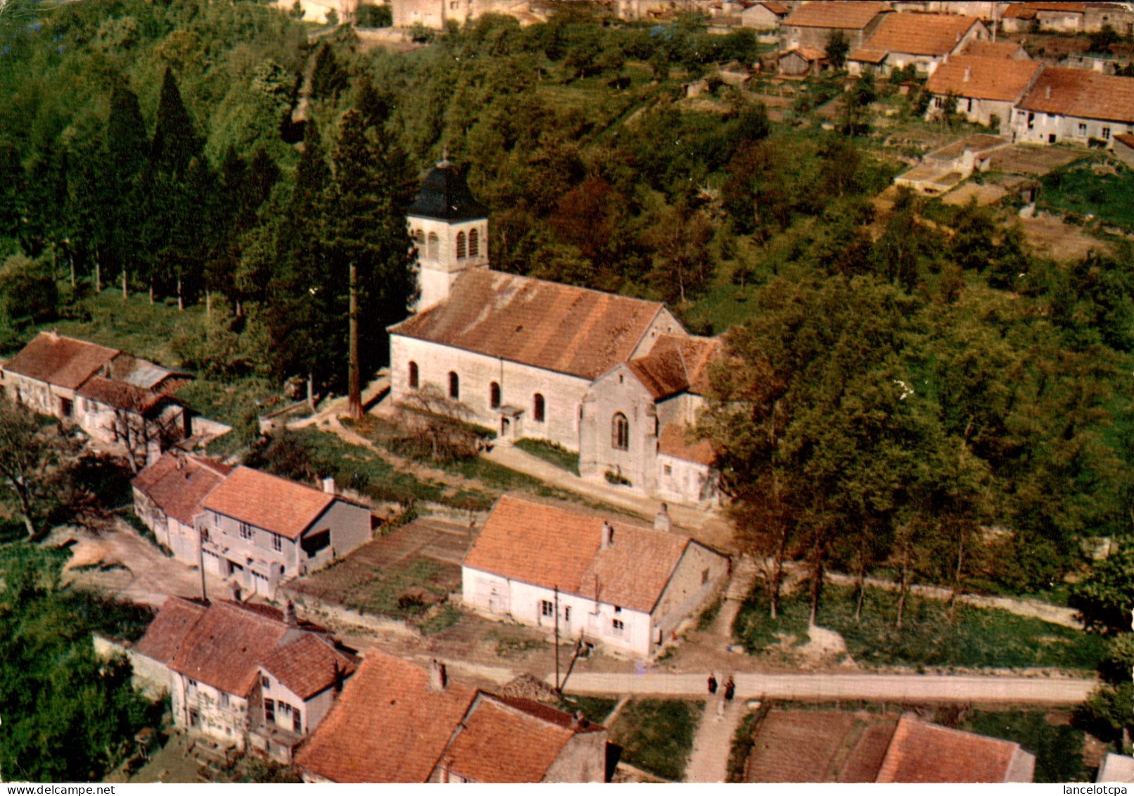 52 - MONTIGNY LE ROI / VUE AERIENNE - L'EGLISE - Montigny Le Roi