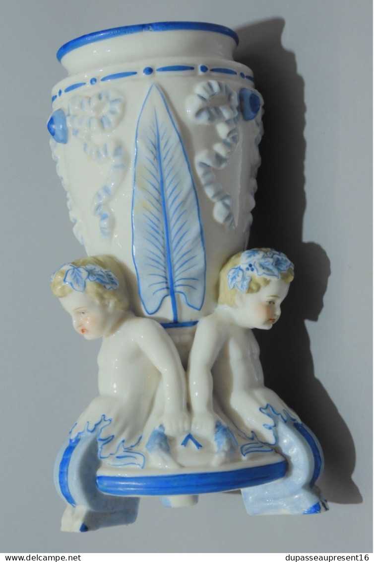 -JOLI ANCIEN VASE PORCELAINE KPM MANUFACTURE ROYALE de PORCELAINE de BERLIN      E