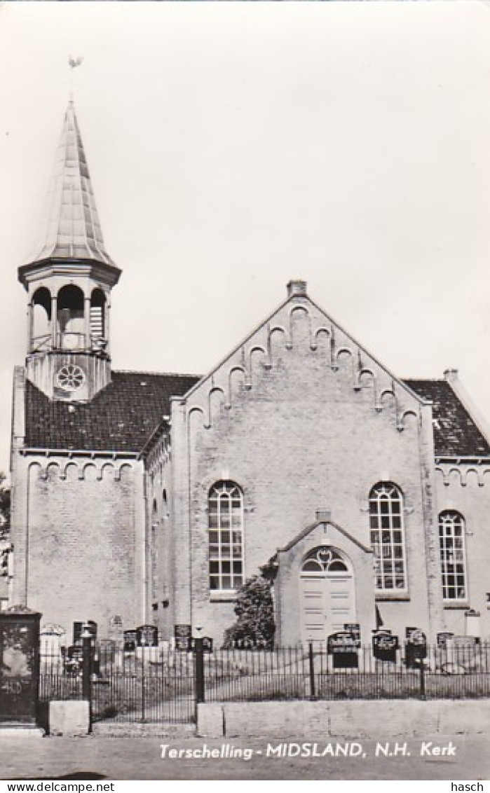 252751Terschelling, Midsland, N.H. Kerk.(FOTO KAART) )(minuscule Vouwen In De Hoeken) - Terschelling