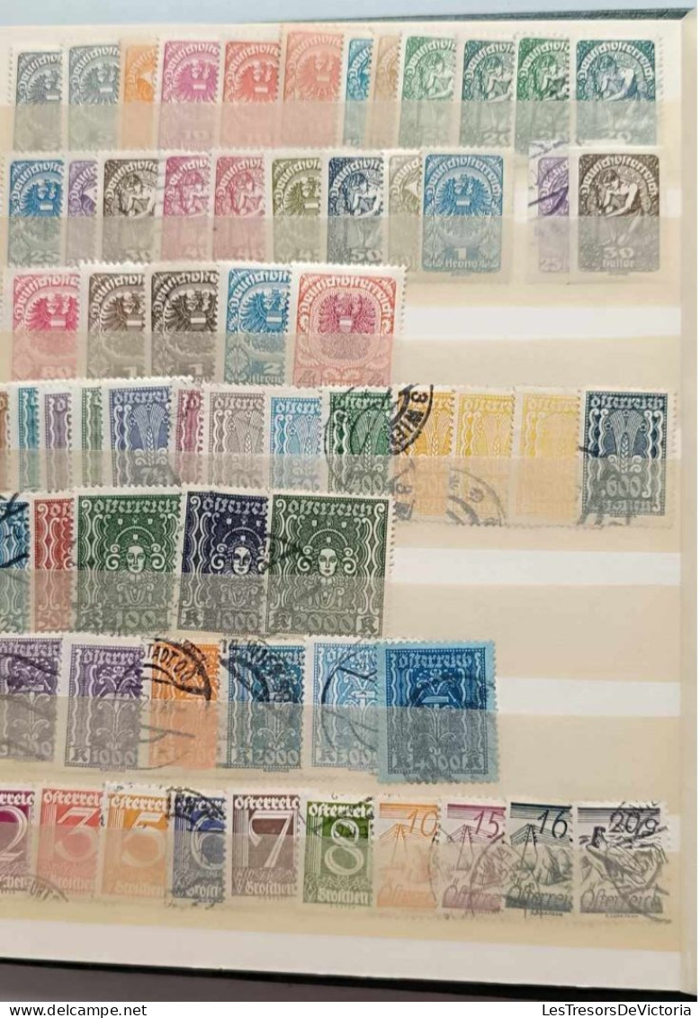 Timbres - Album de timbres du monde - Polonais - Bosnie Herzégovine - République du Zaïre - Danemark