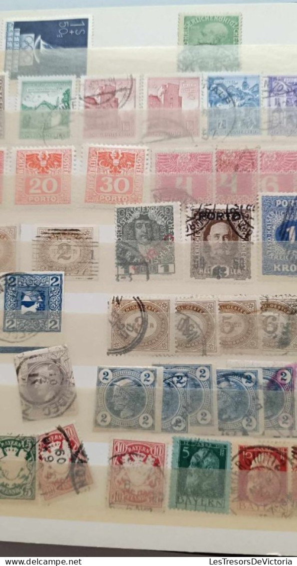 [-50%] Timbres - Album de timbres du monde - Polonais - Bosnie Herzégovine - République du Zaïre - Danemark