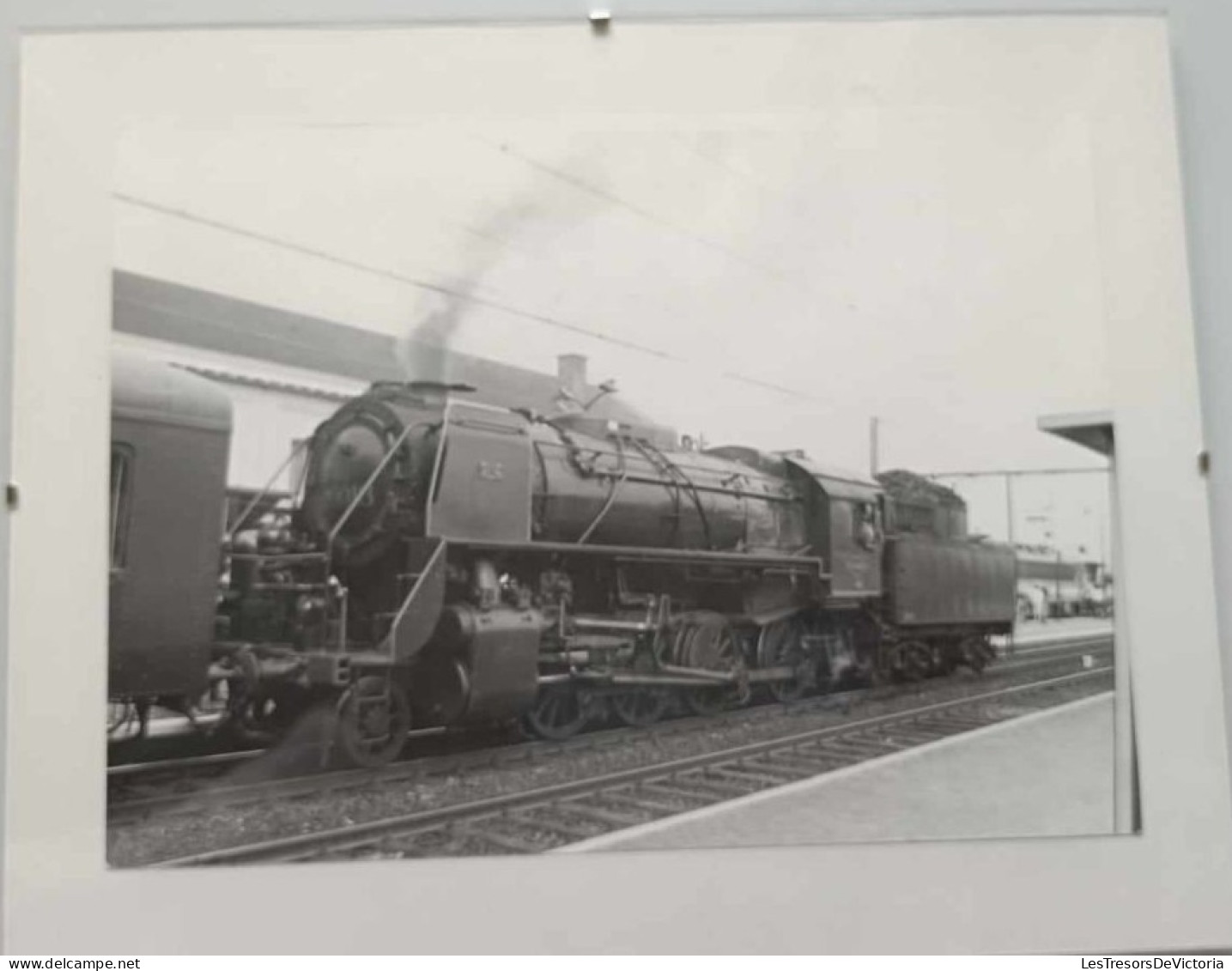 Photographie D'une Locomotive Mise Sous Cadre De Verre - Train à Vapeur - Dim: 26/30cm - Treinen