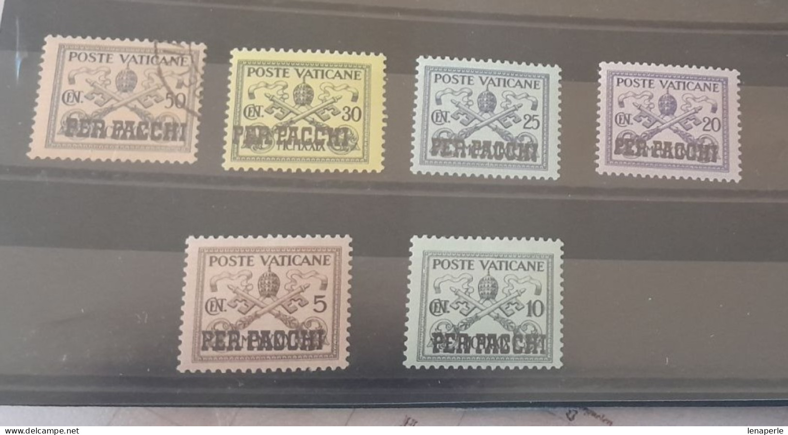 D4055 Série Colis Poste Vatican Neuf Avec Charnière Et 1 Oblitéré - Parcel Post