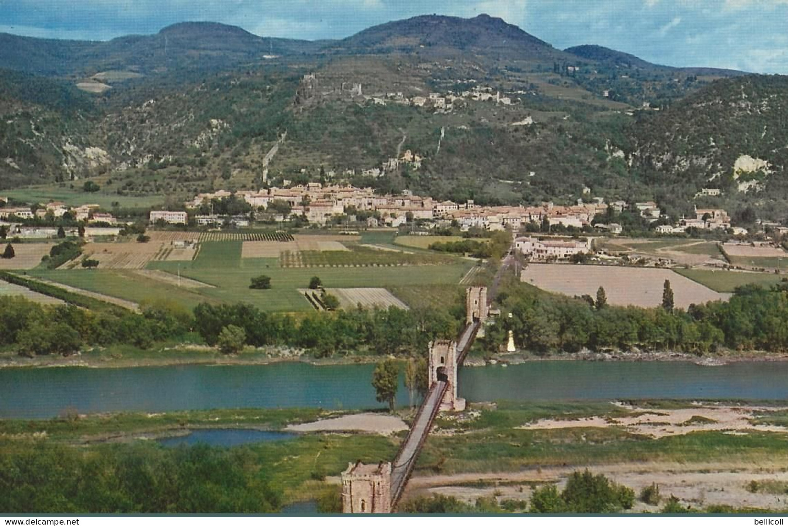 ROCHEMAURE  -  Vue Générale Aérienne  -  Au Premier Plan Le Pont Suspendu - Rochemaure