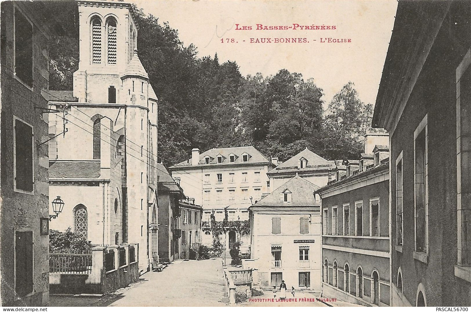 CPA EAUX BONNES - L'EGLISE ***BON ETAT*** - Eaux Bonnes