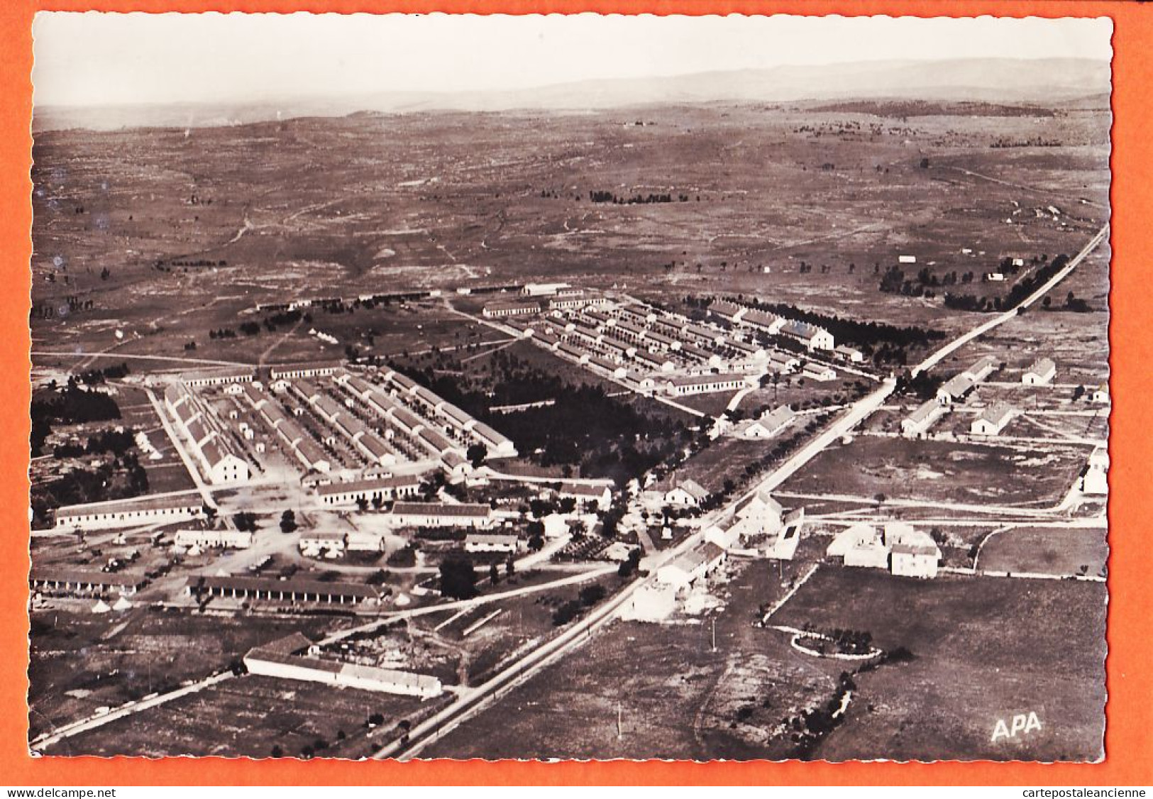 12704 ● Lisez Vie Militaire LA CAVALERIE Camp Du LARZAC 12-Aveyron Vue Prise En AVION 1950s Photo-Bromure APA-POUX 47 - La Cavalerie