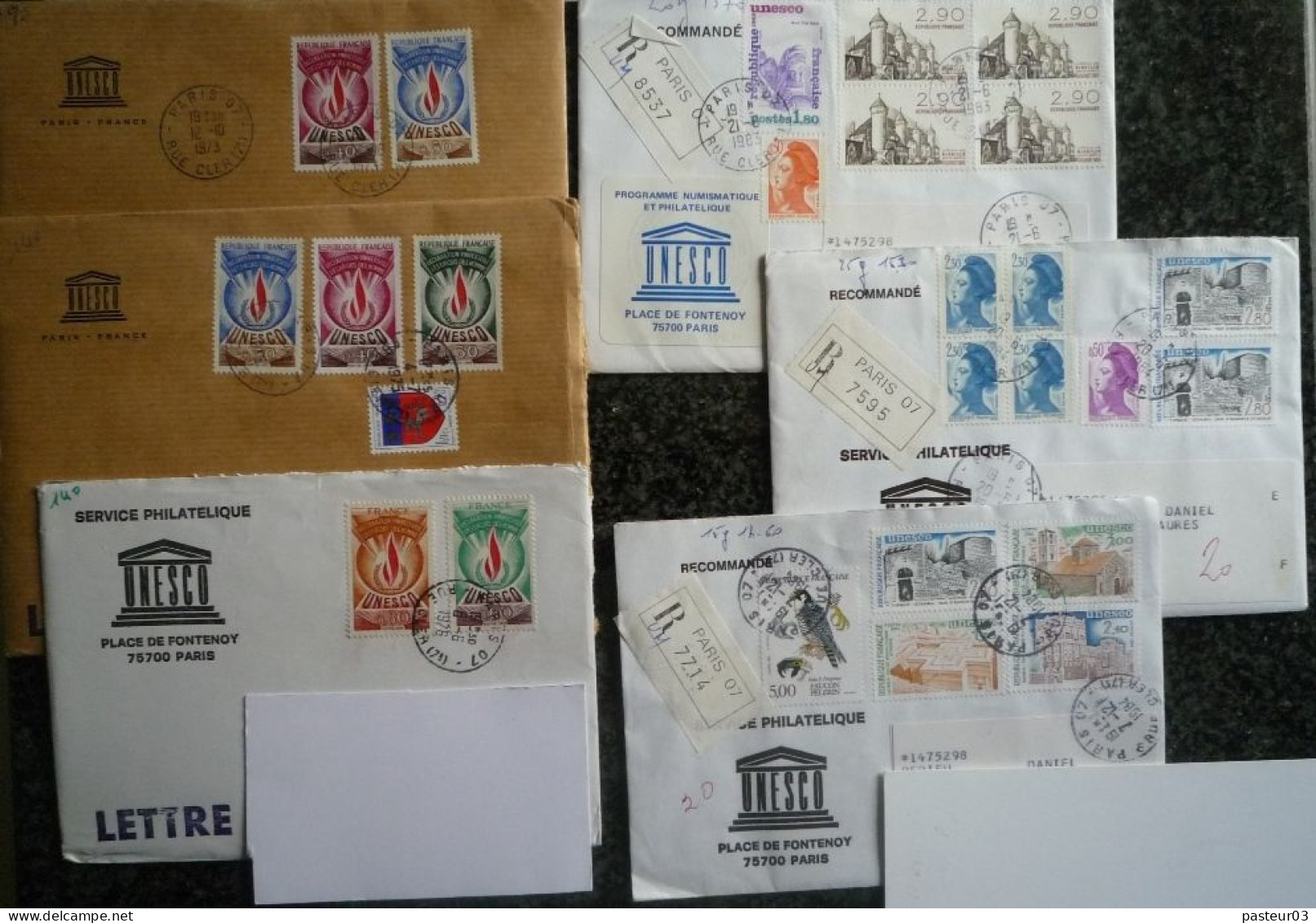 Lot de lettres affranchies avec des timbres de l'Unesco et de la France voir scan
