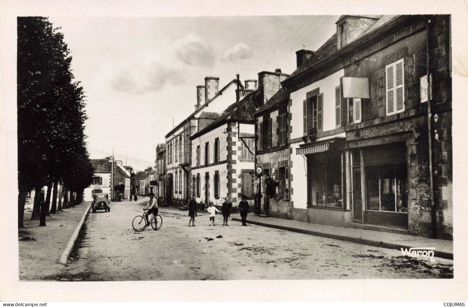 56 - CLERGUEREC _S26725_ Rue Principale Et Justice De Paix - Automobile - CPSM 14x9 Cm - Cleguerec