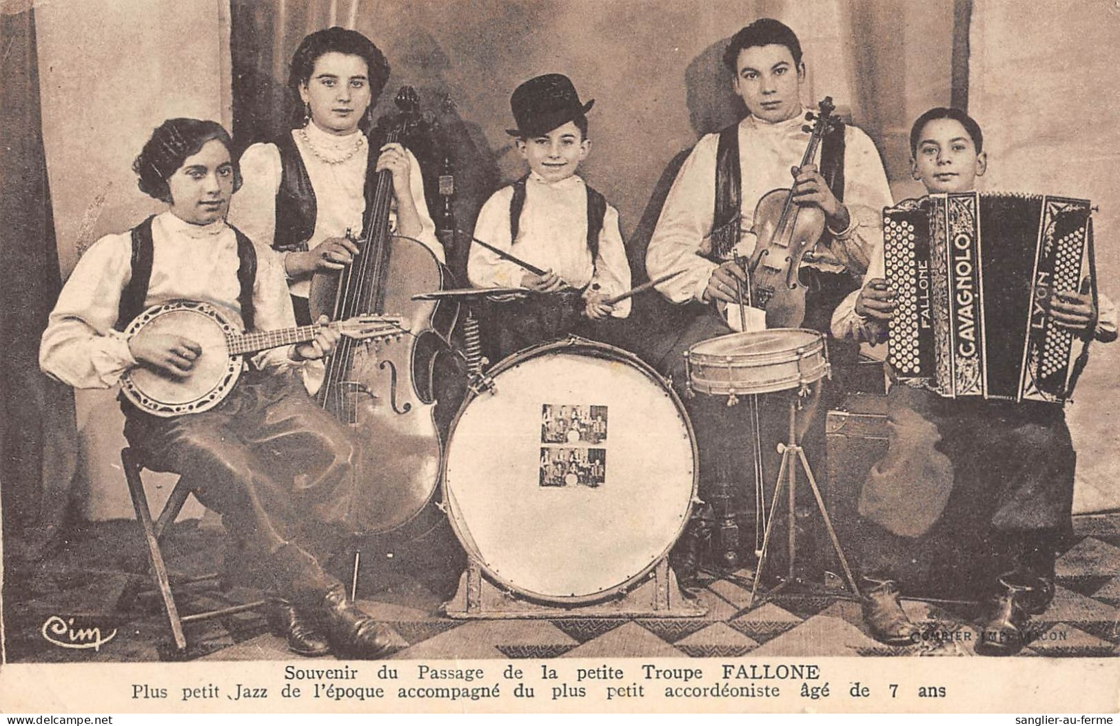 CPA MUSIQUE / SOUVENIR DU PASSAGE DE LA PETITE TROUPE FALLONE JAZZ - Sänger Und Musikanten