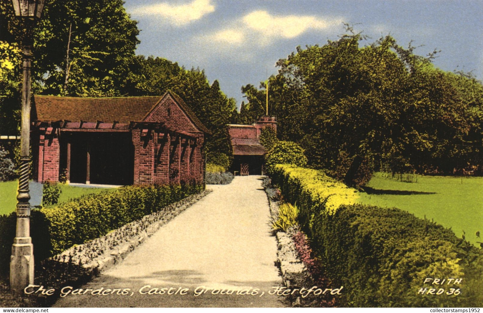 HERTFORDSHIRE, GARDEN, ARCHITECTURE, ENGLAND, UNITED KINGDOM, POSTCARD - Hertfordshire