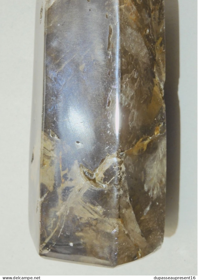 -ANCIEN OBELISQUE QUARTZ avec défauts d'origine collection MINERAUX ANCIENS     E