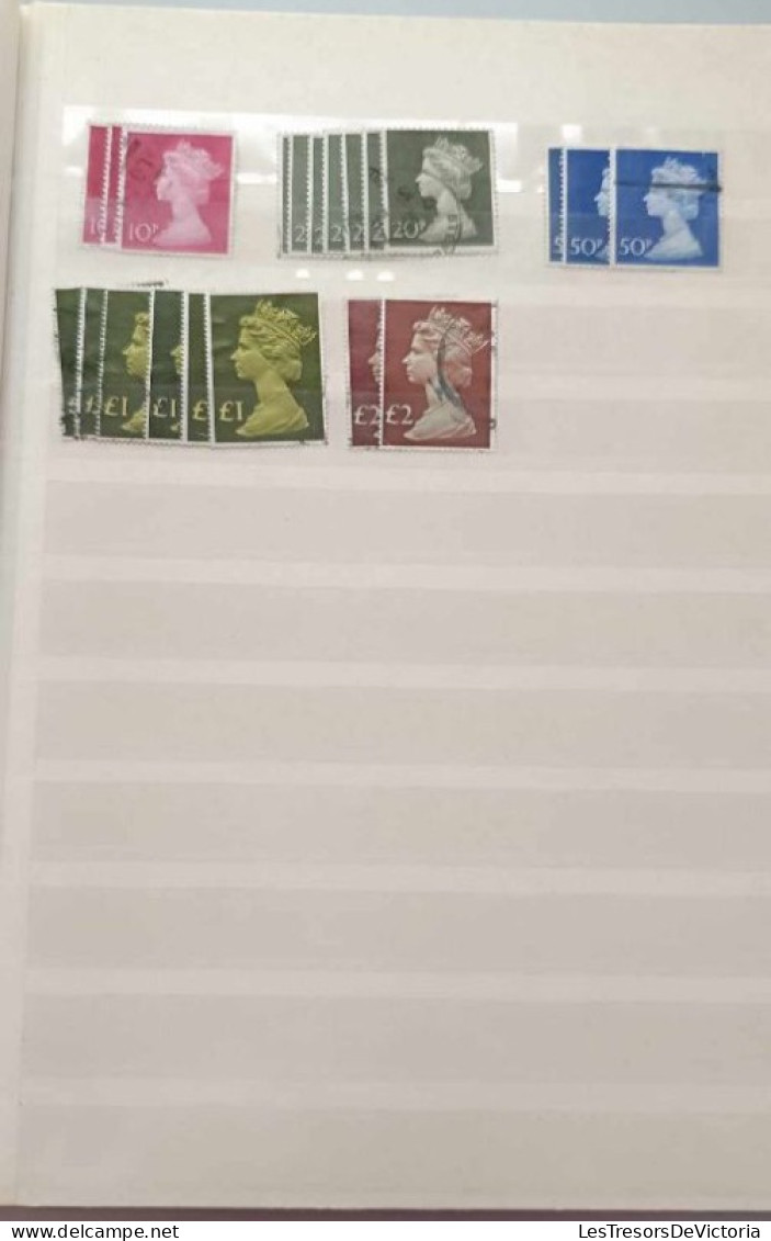 Album de timbres Des Etats Unis neufs et oblitérés - Histoire, président, drapeau, ...