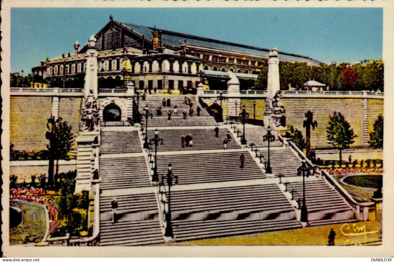 MARSEILLE     ( BOUCHES DU RHONE )    ESCALIER MONUMENTAL DE LA GARE SAINT-CHARLES - Bahnhof, Belle De Mai, Plombières