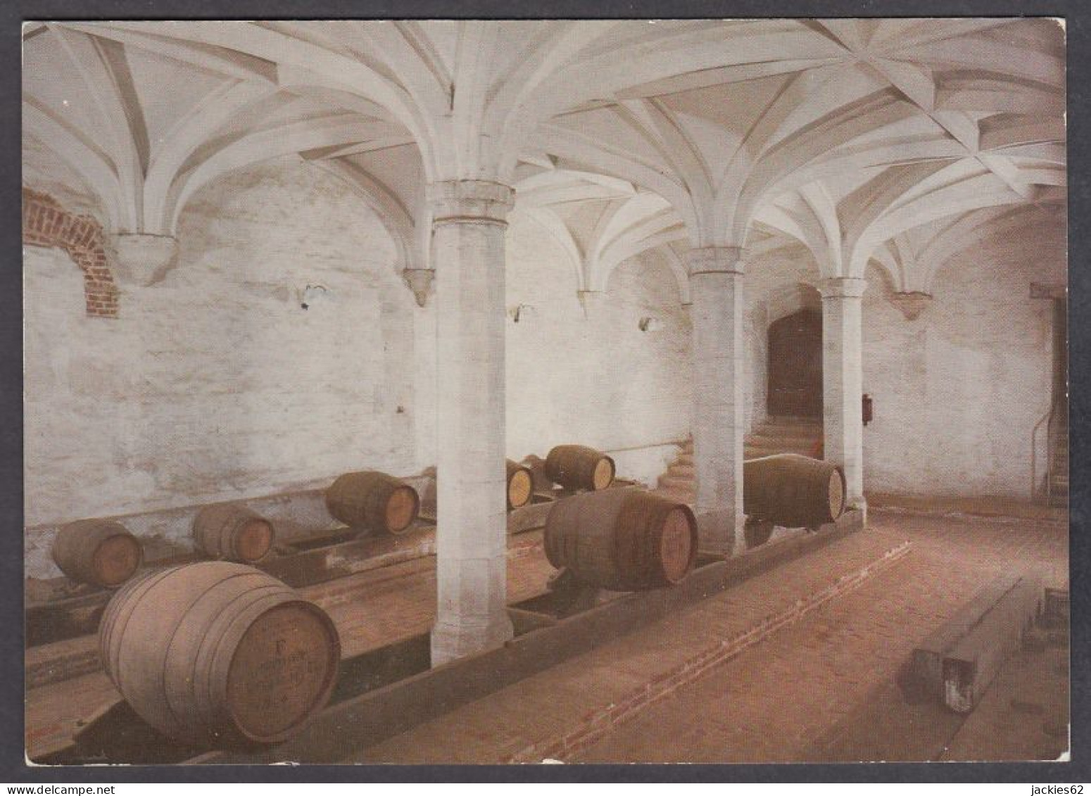 123982/ Hampton Court Palace, The Wine Cellar - Middlesex