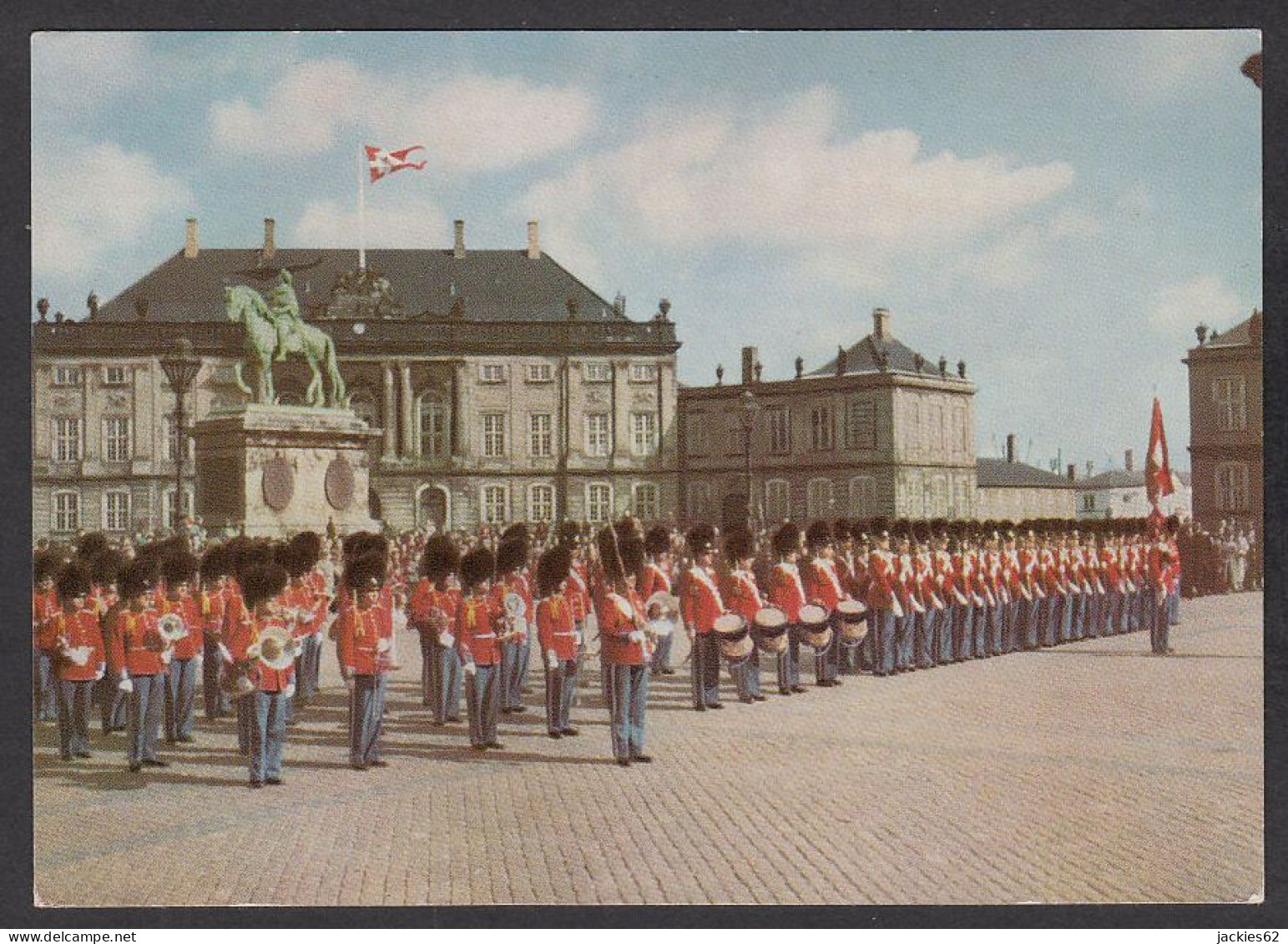 112482/ KØBENHAVN, Amalienborg Palace With The Royal Guards In Full Dress Uniform   - Danemark