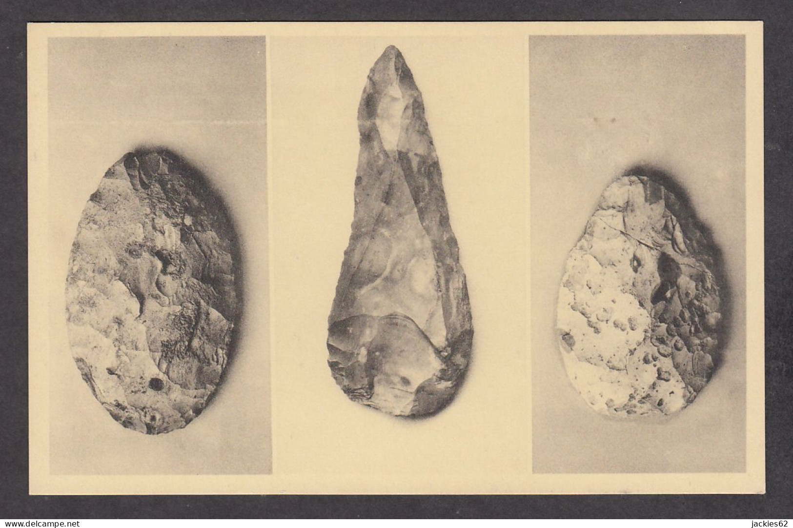 087788/ BRUXELLES, Musées Des Beaux-Arts, *Silex Moustériens, Pointe Et Amandes*, Période Paléolithique - Musées