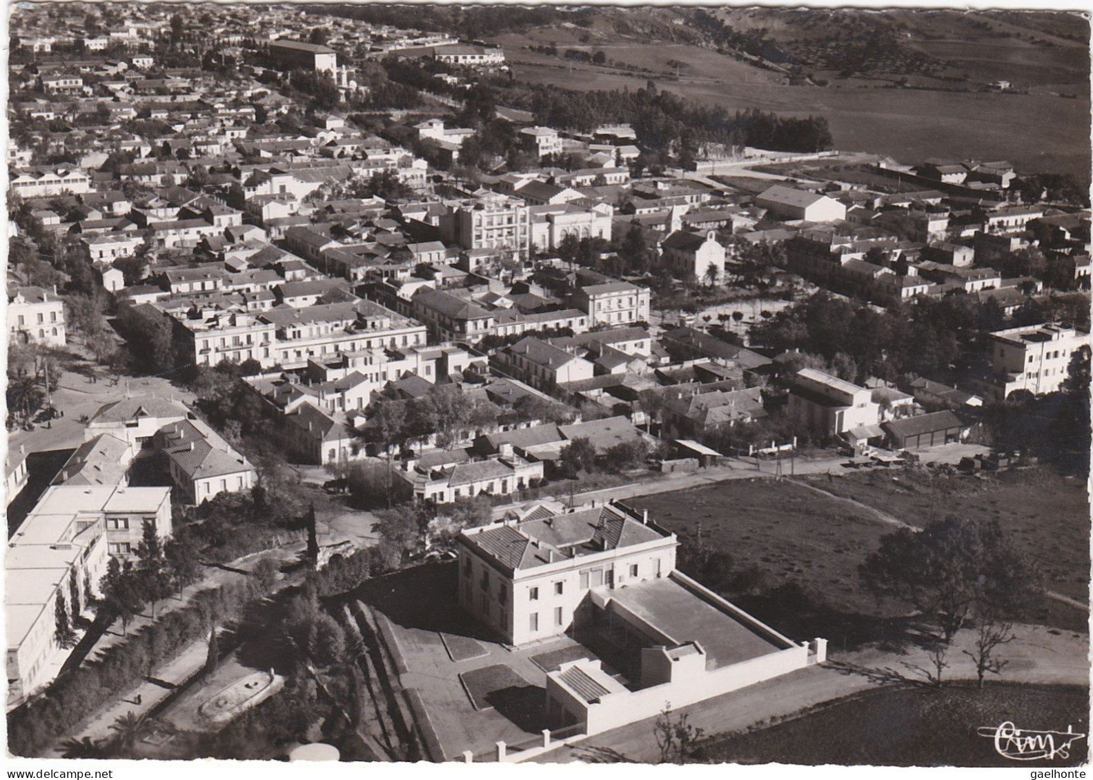 AL338 TIZI OUZOU - VUE GENERALE AERIENNE - AU PREMIER PLAN LA SOUS PREFECTURE - A DROITE L'EGLISE - CPSM - Tizi Ouzou