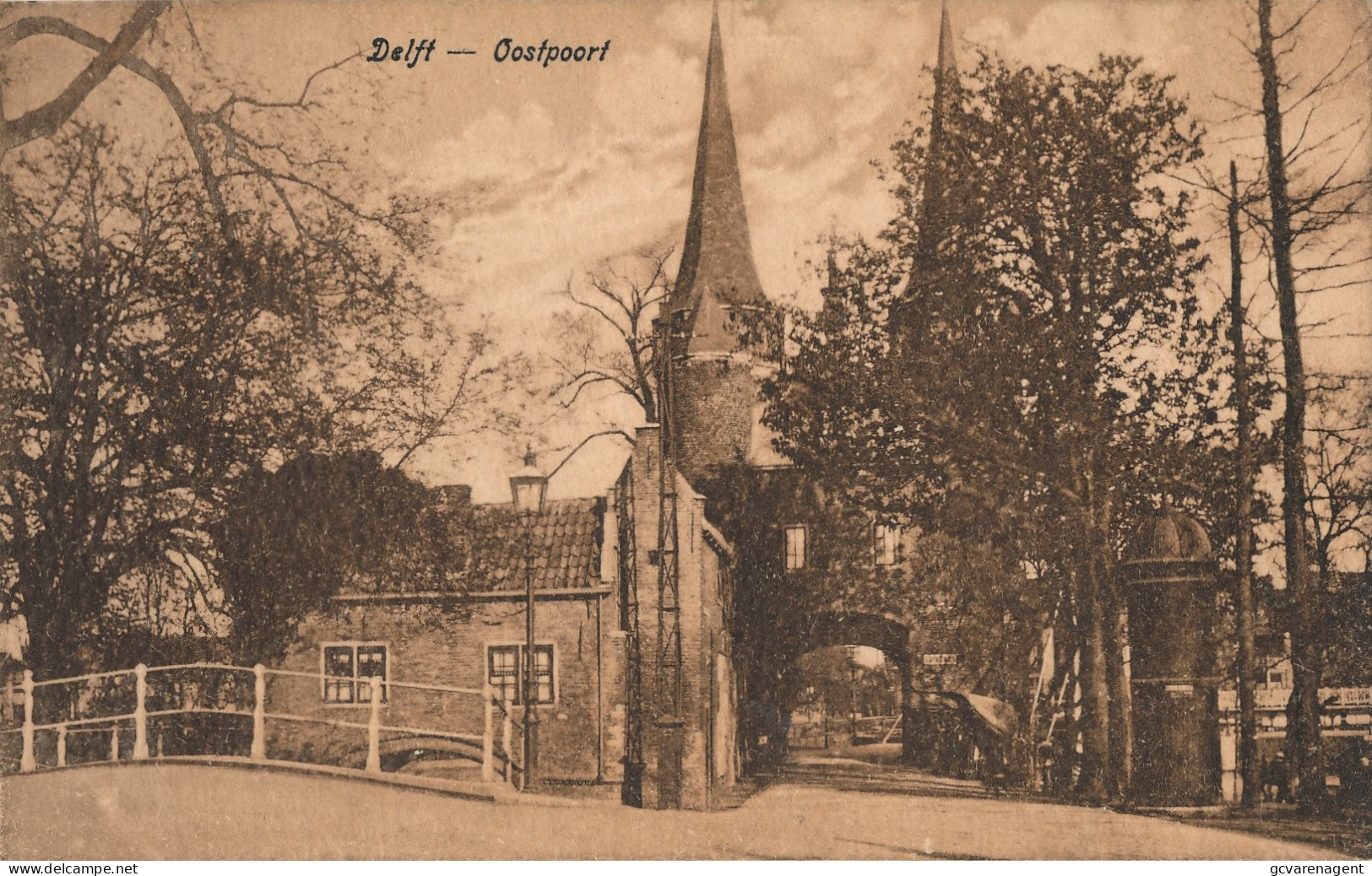 DELFT   OOSTPOORT       ZIE AFBEELDINGEN - Delft