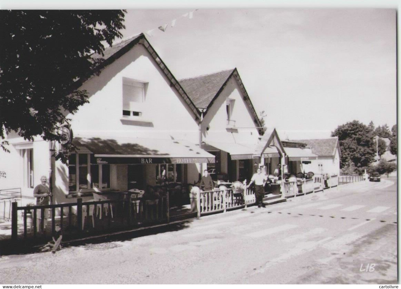 CPM 48 AUMONT AUBRAC --- Bar Hôtel Restaurant Le Relais De Peyre (Livenais) - Aumont Aubrac