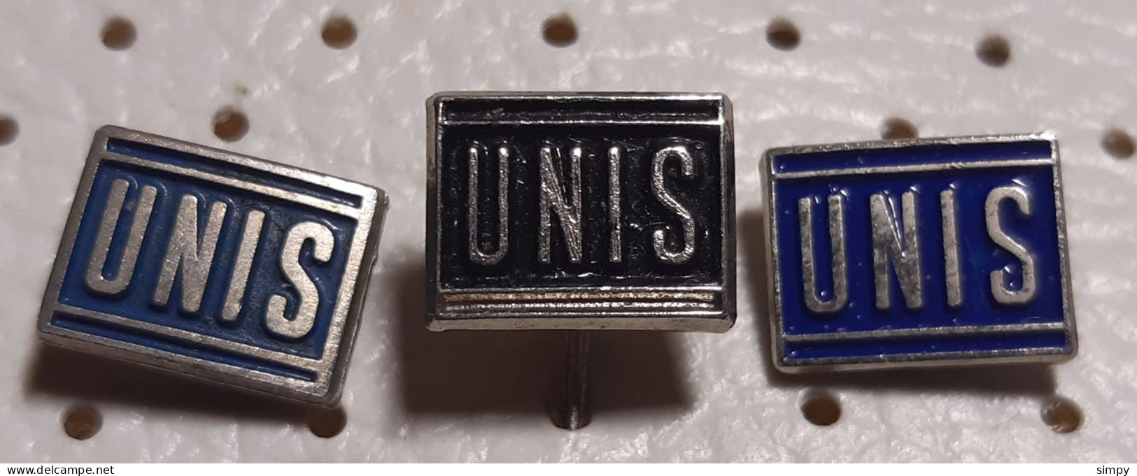 UNIS Pretis Car Auto Motorcycle Motor AUDI GOLF Volkswagen NSU Bosnia Pins - Transports