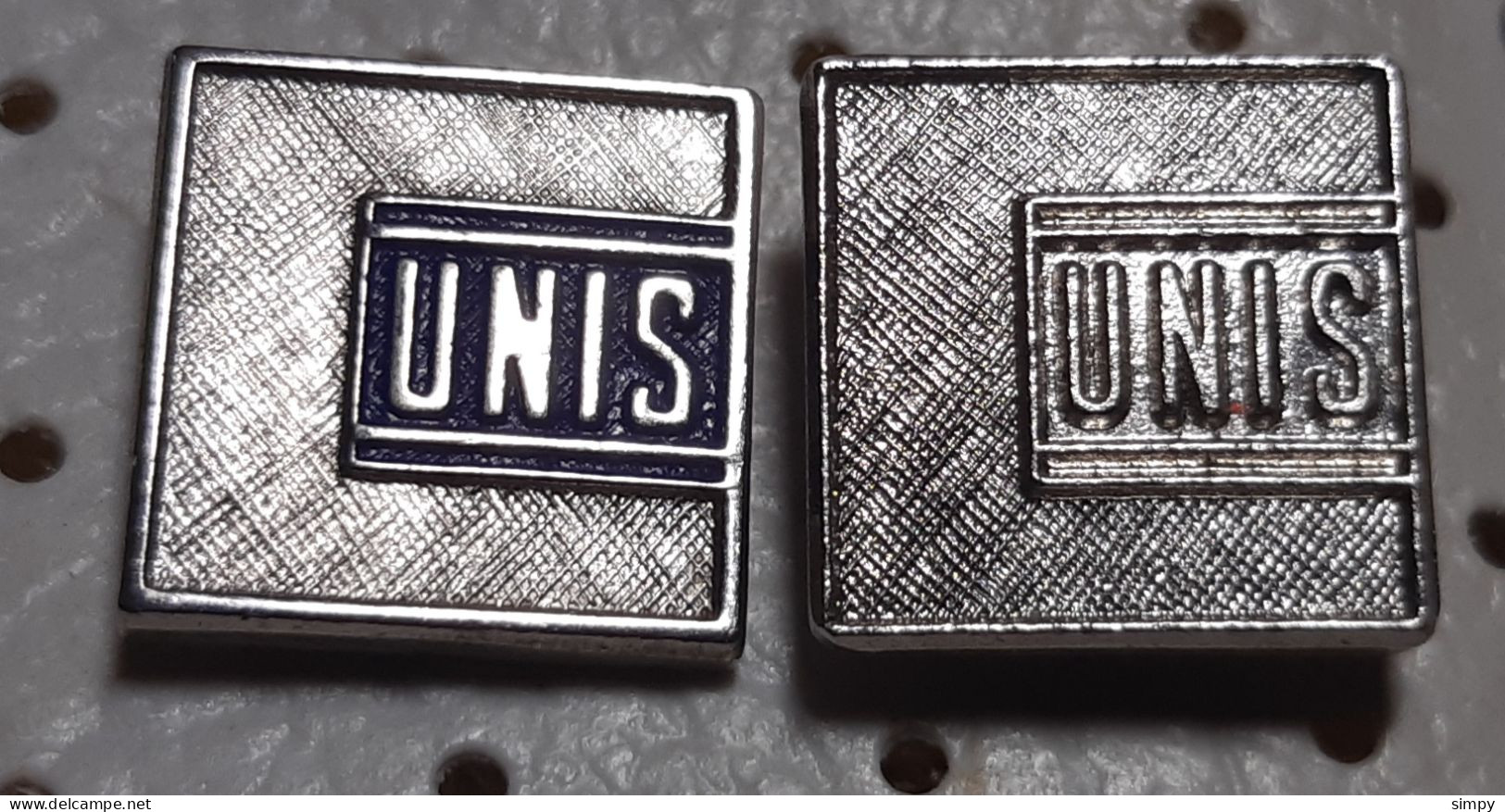 UNIS Pretis Car Auto Motorcycle Motor AUDI GOLF Volkswagen NSU Bosnia Pins - Transports