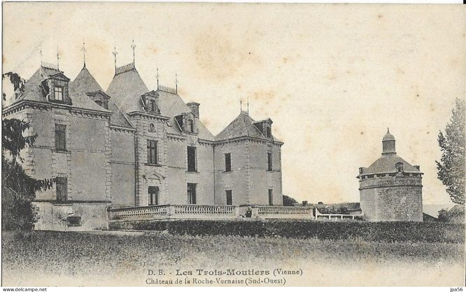 86 - LES TROIS-MOUTIERS - 3 Cpa -Château De La Roche-Vernaise (2), Sud-est, Sud-ouest - Les Trois Moutiers