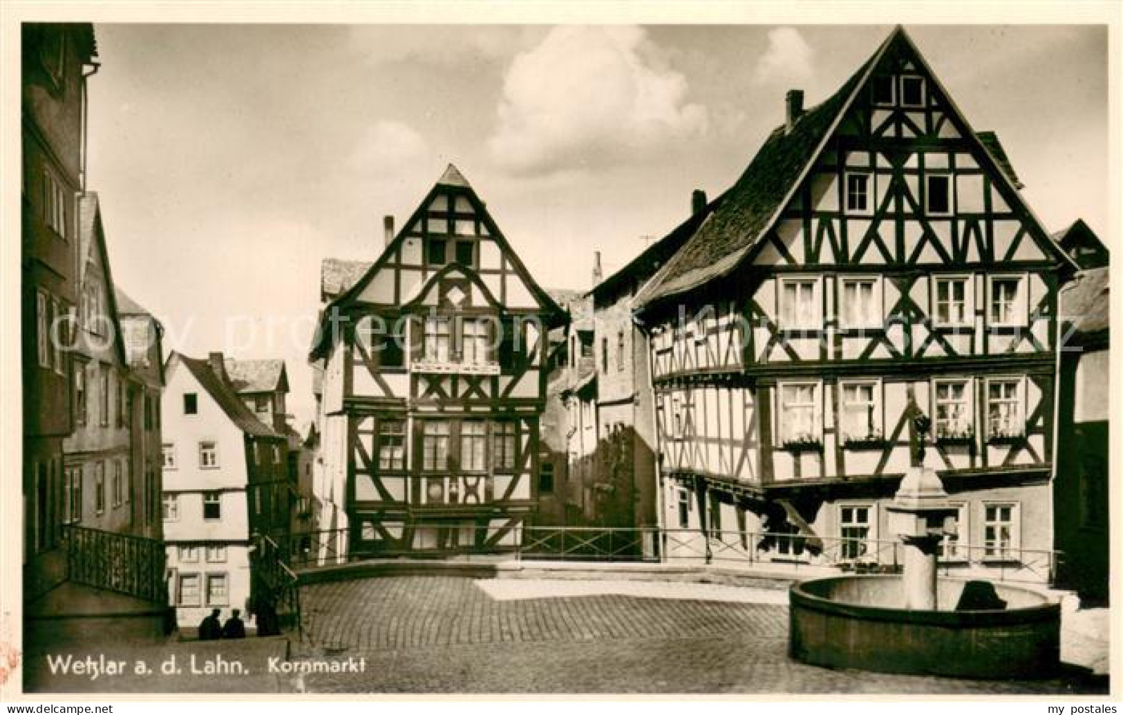 73692723 Wetzlar Kornmarkt Brunnen Altstadt Fachwerkhaeuser Wetzlar - Wetzlar