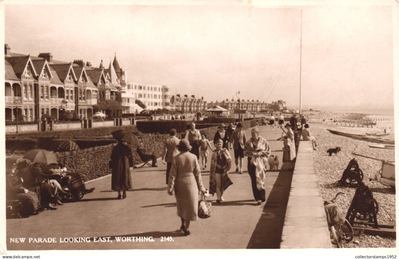 WORTHING, ARCHITECTURE, PARK, UMBRELLA, BEACH, BOATS, ENGLAND, UNITED KINGDOM, POSTCARD - Worthing