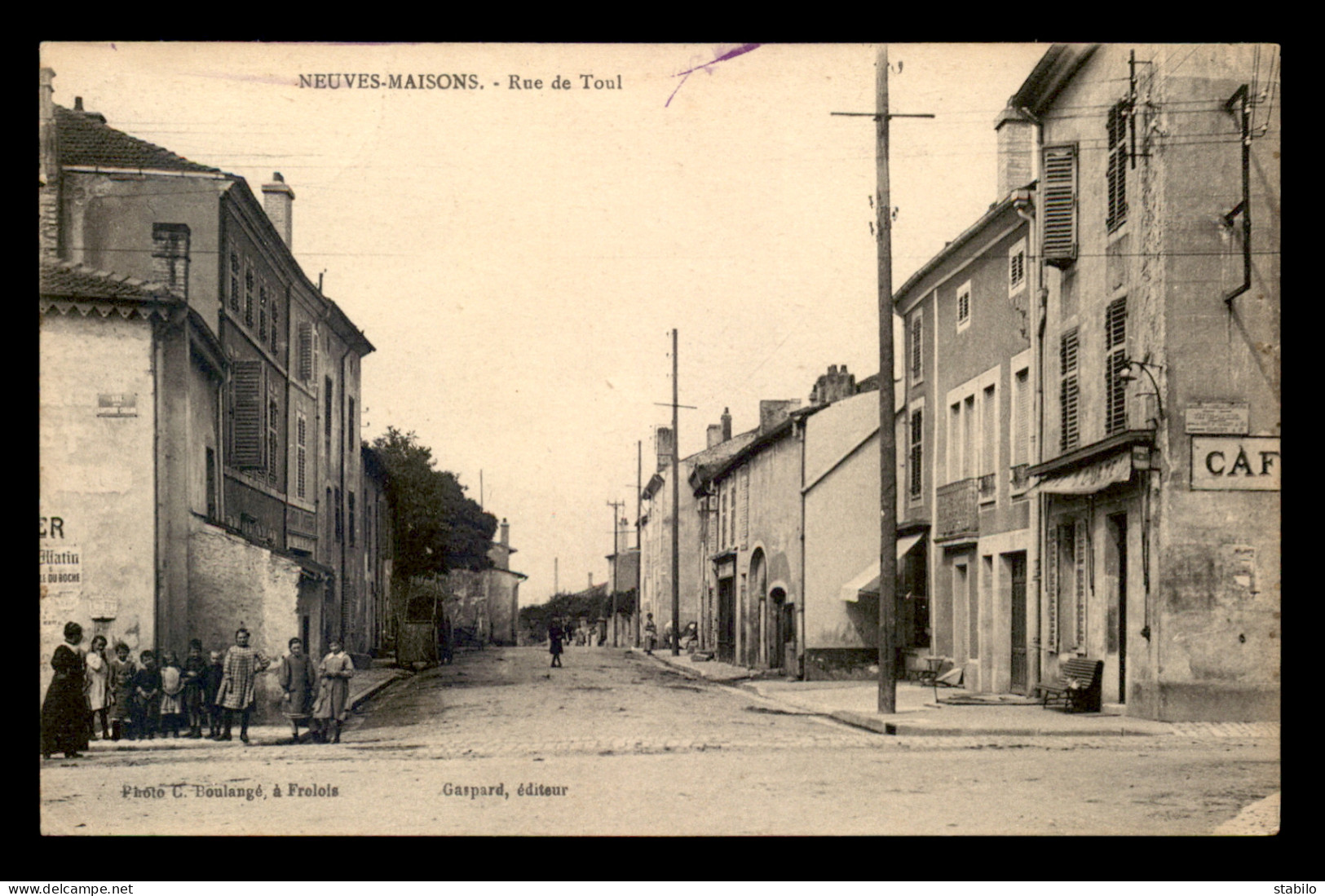 54 - NEUVES-MAISONS - RUE DE TOUL - Neuves Maisons