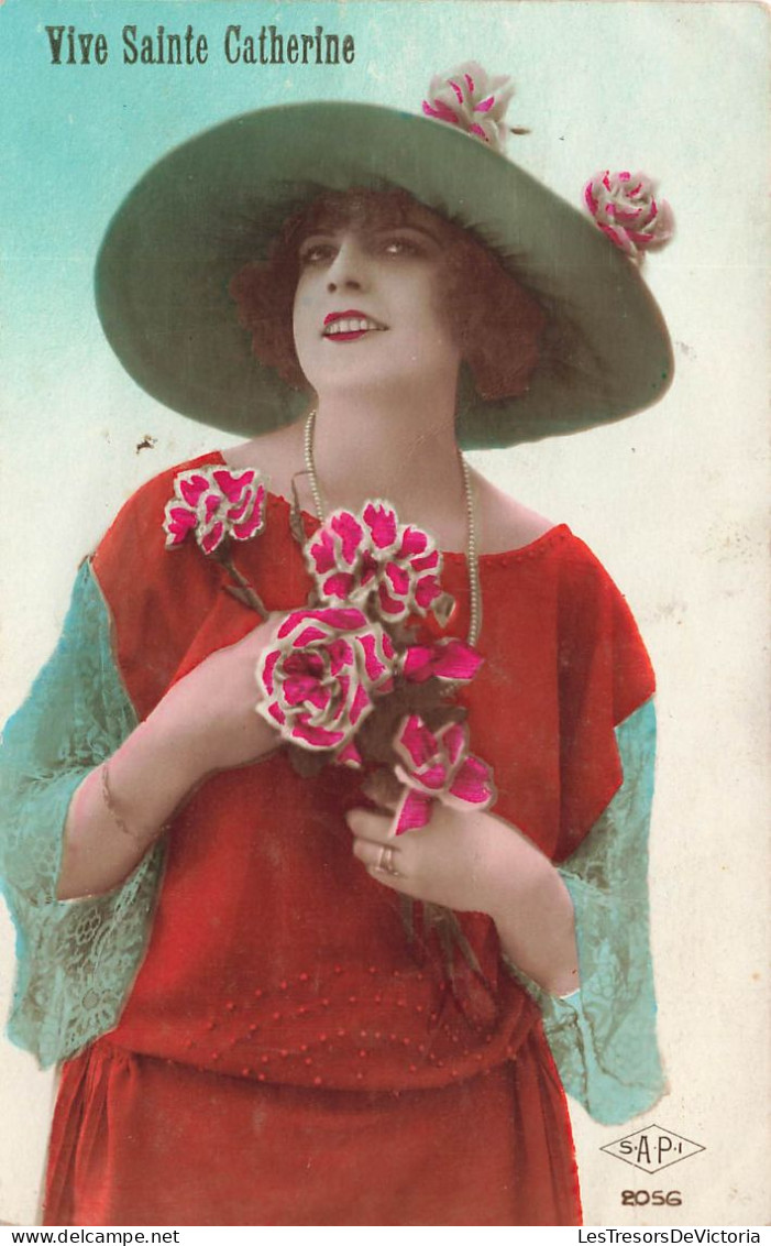 FETES - VOEUX - Sainte Catherine - Femme Tenant Un Bouquet De Fleur - Vive Sainte Catherine - Carte Postale Ancienne - Santa Caterina