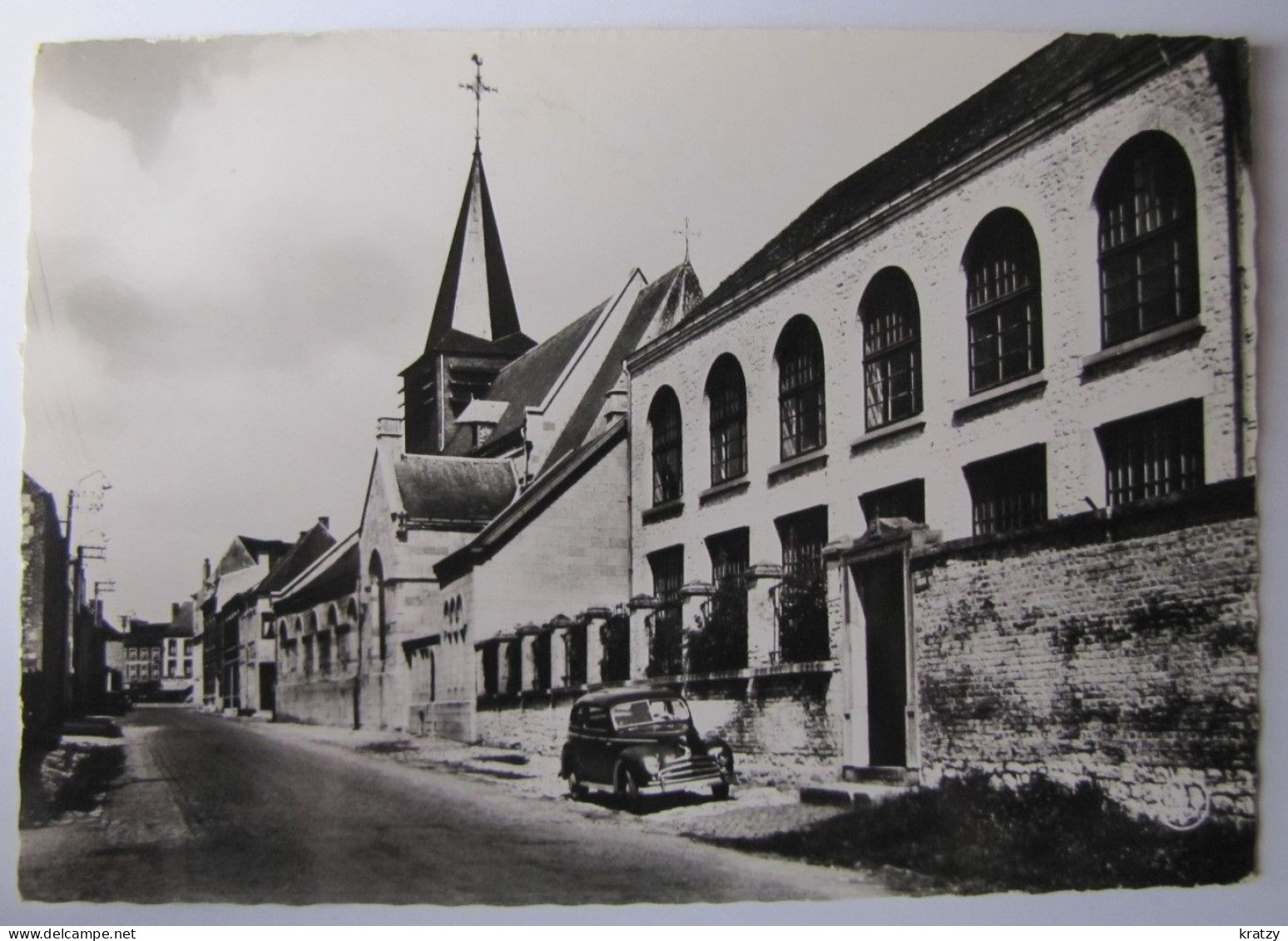 BELGIQUE - NAMUR - PHILIPPEVILLE - L'Eglise, Style Militaire - Philippeville