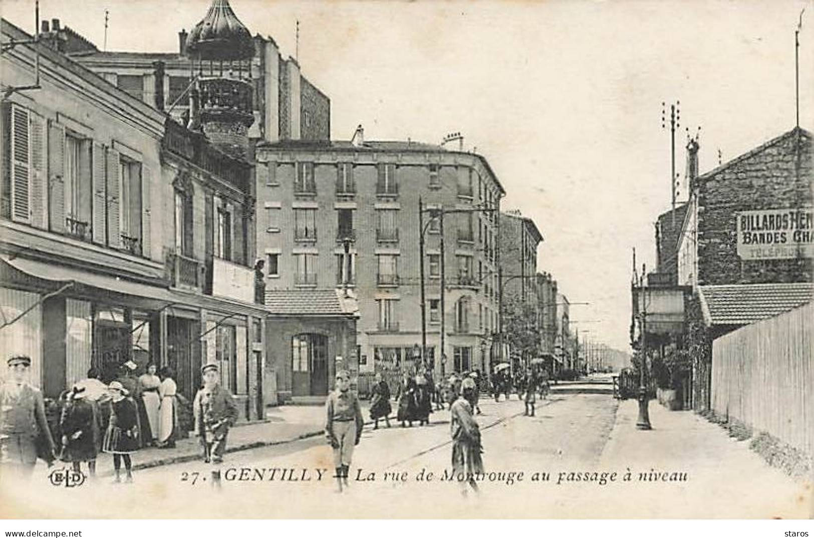 GENTILLY - La Rue De Montrouge Au Passage à Niveau - ELD - Gentilly